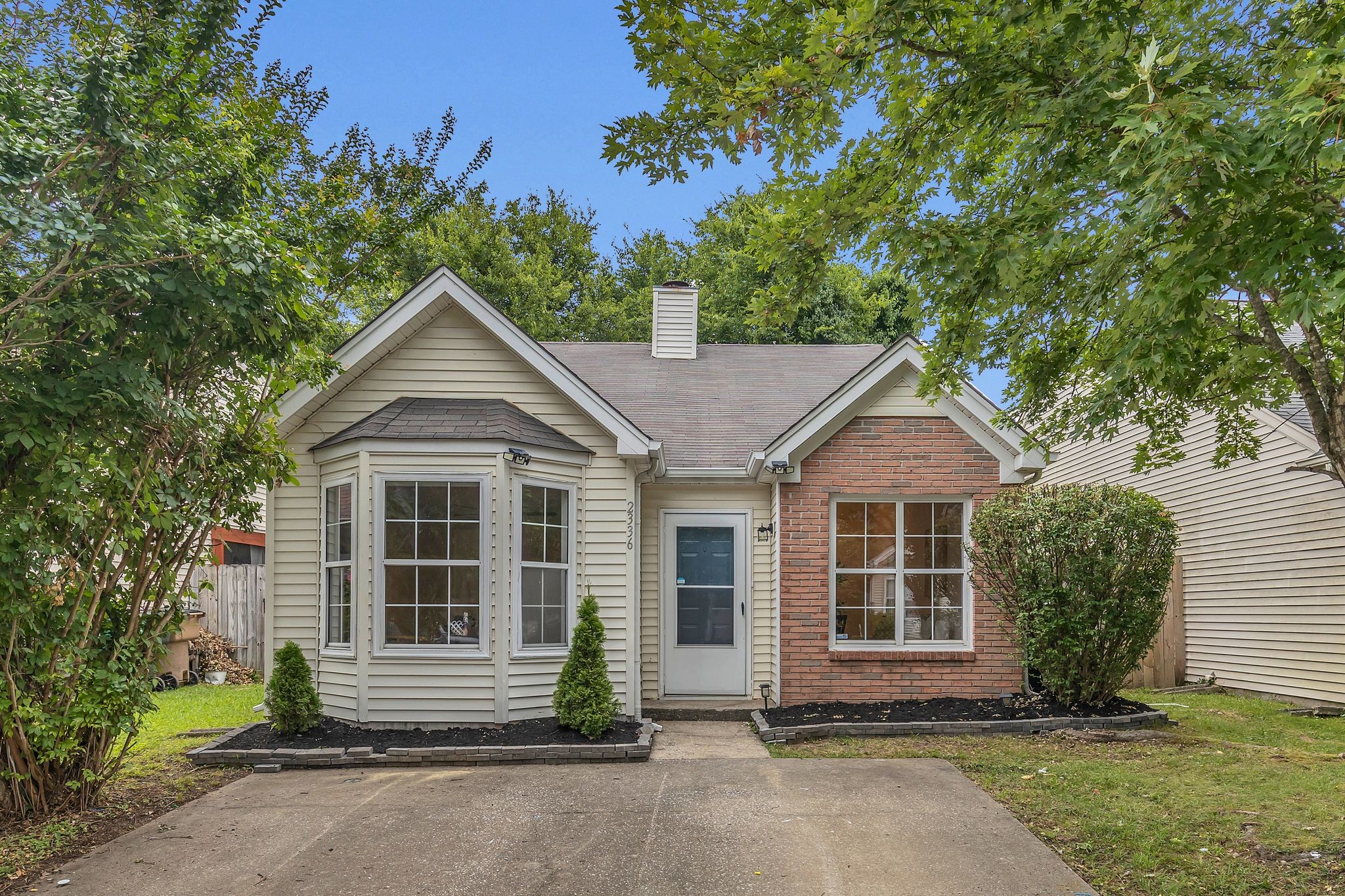 2336 Benay Rd