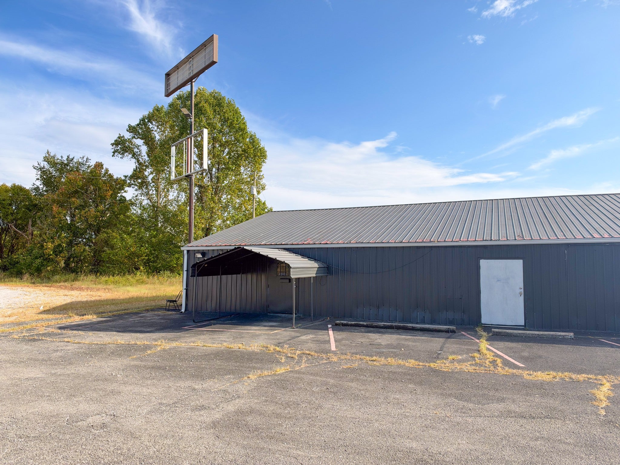 8998 Lewisburg Hwy