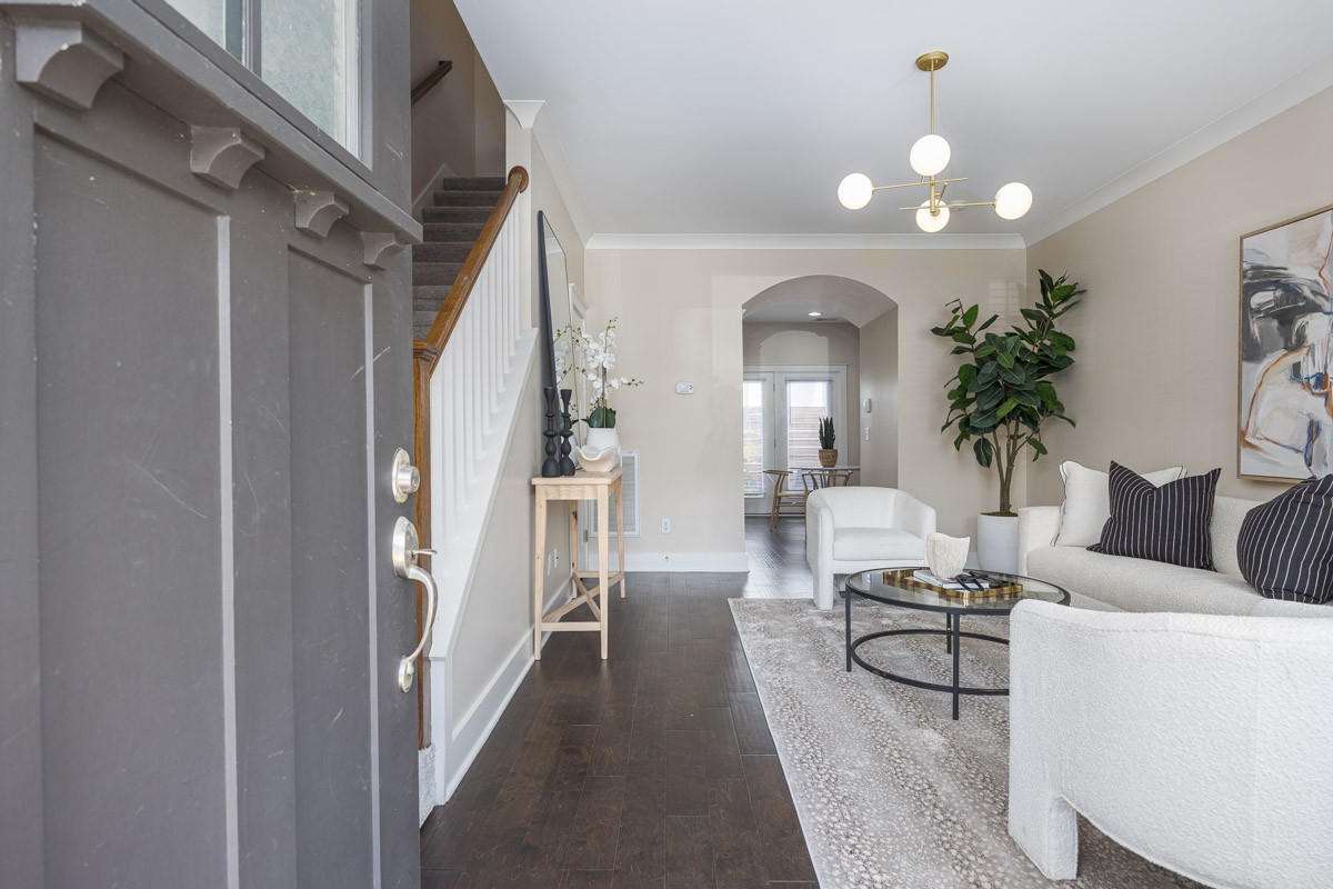 406 W Mill Dr
