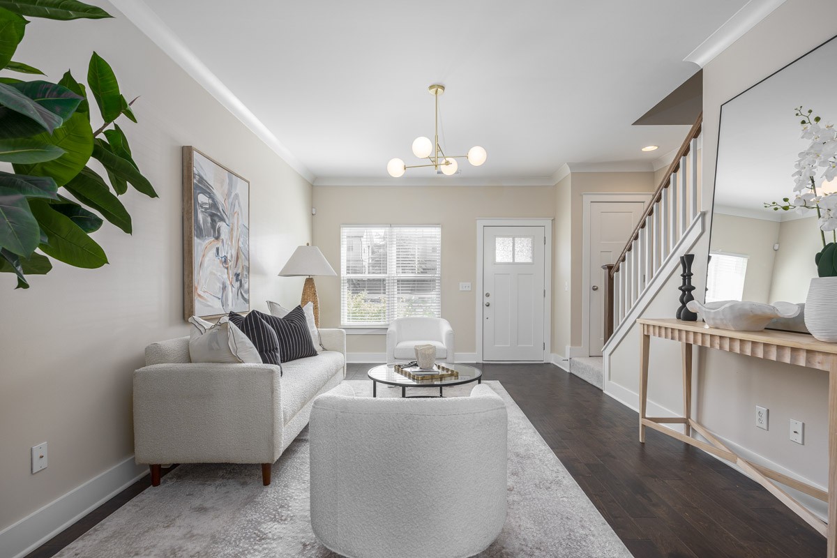 406 W Mill Dr