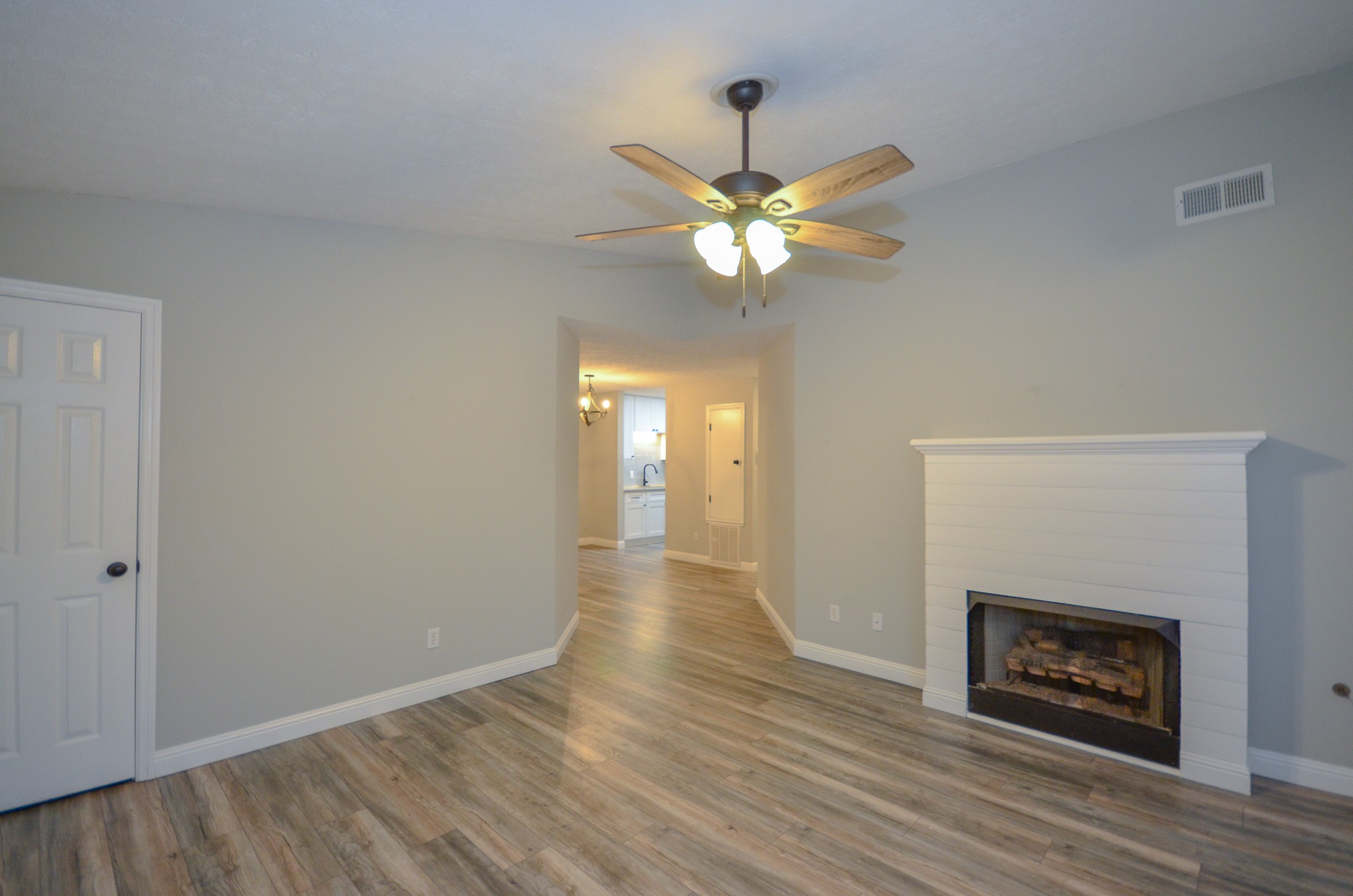 180 Brooke Castle Dr