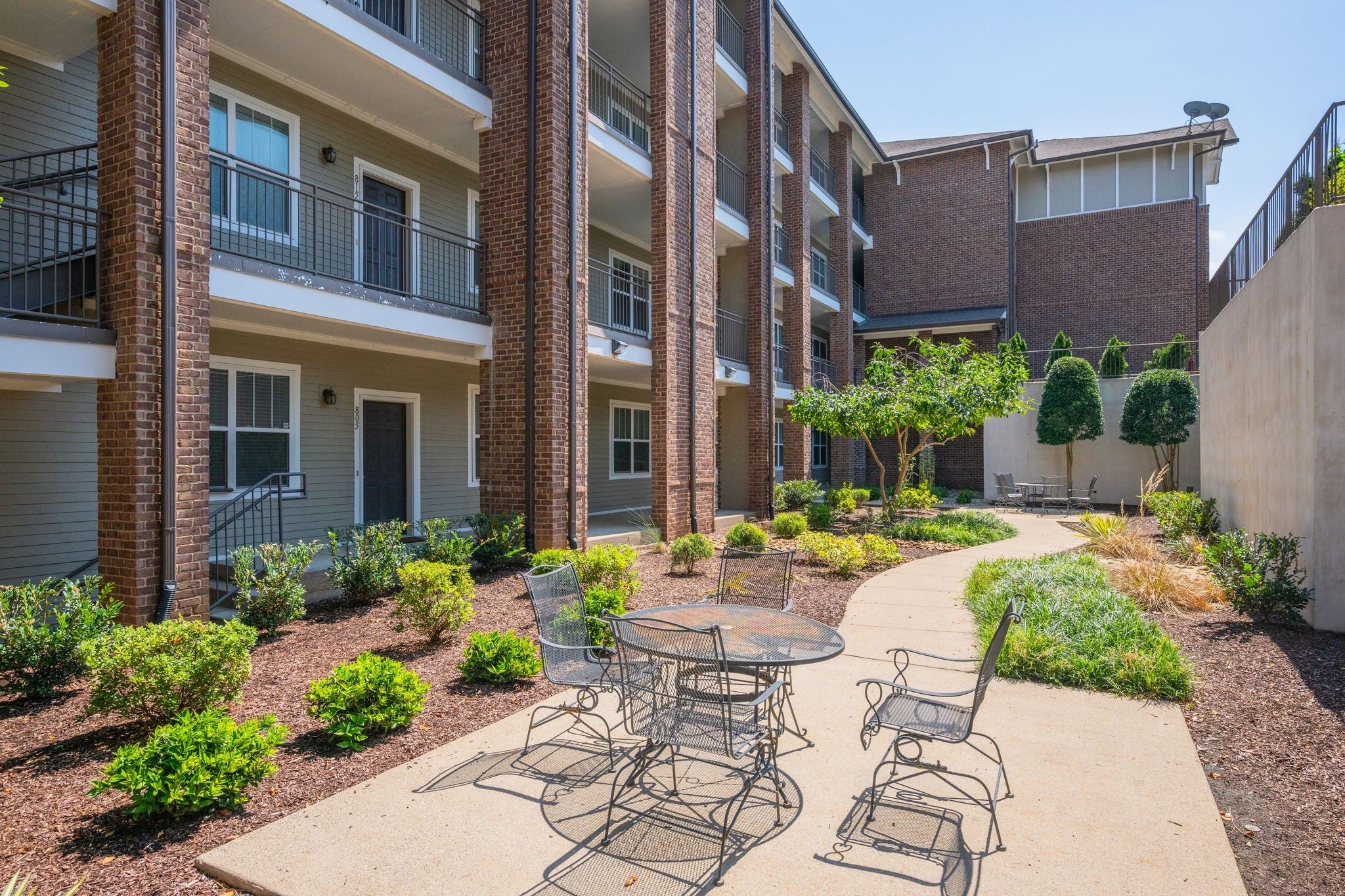 1.0-bed rental at 2310 Elliott Ave 833