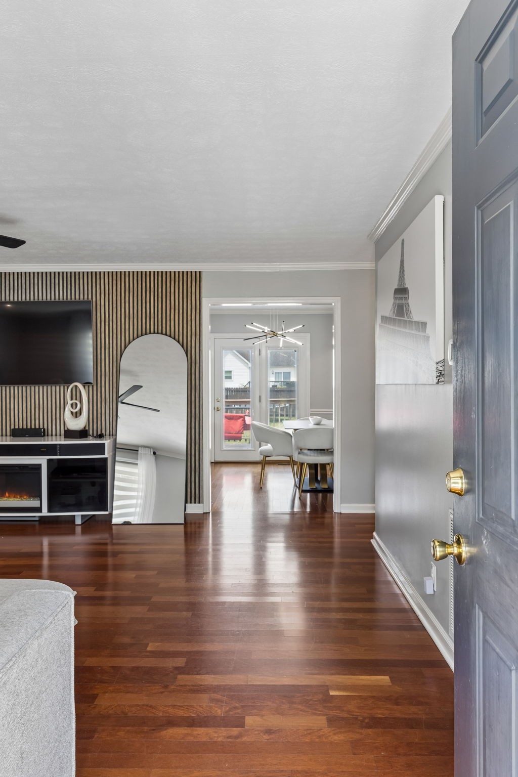 2207 General Kirk Dr