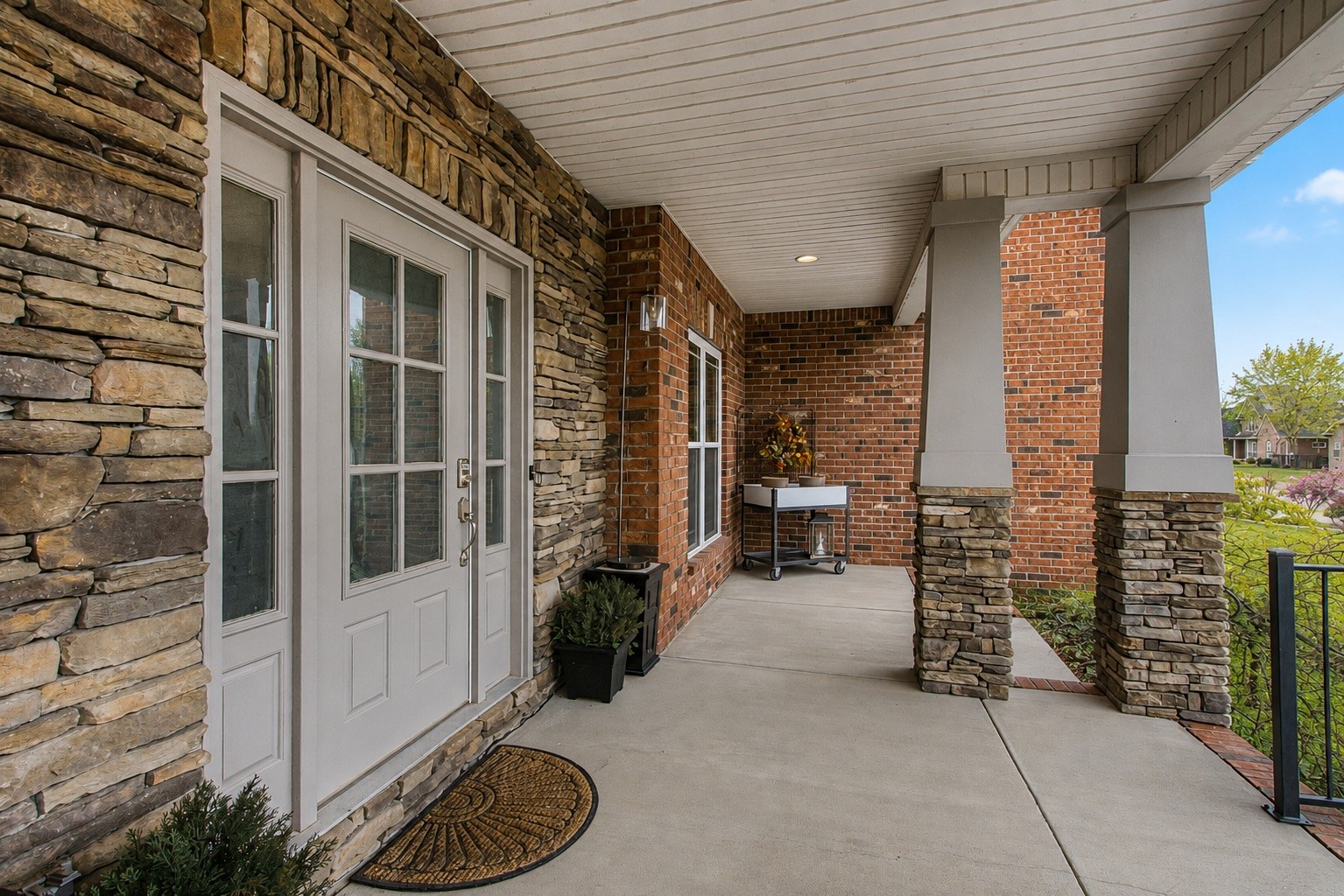 3131 Robinwood Dr