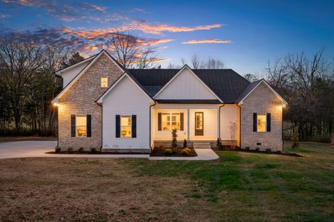 330 Thoroughbred Ln Hartsville TN 37074