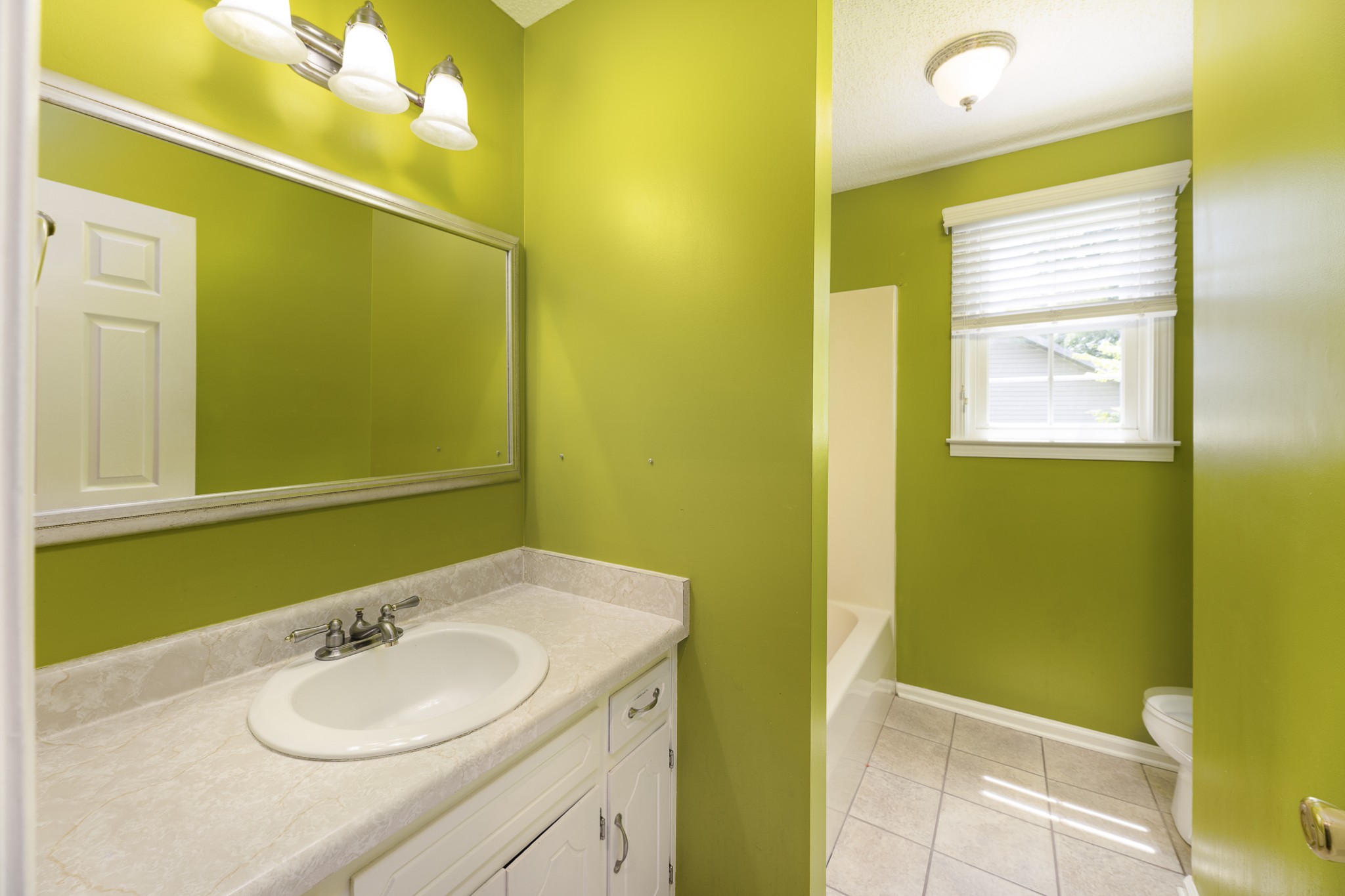 Clarksville, Tennessee 37040, United States, 3 Bedrooms Bedrooms, ,1 BathroomBathrooms,Residential,Coming Soon,135522