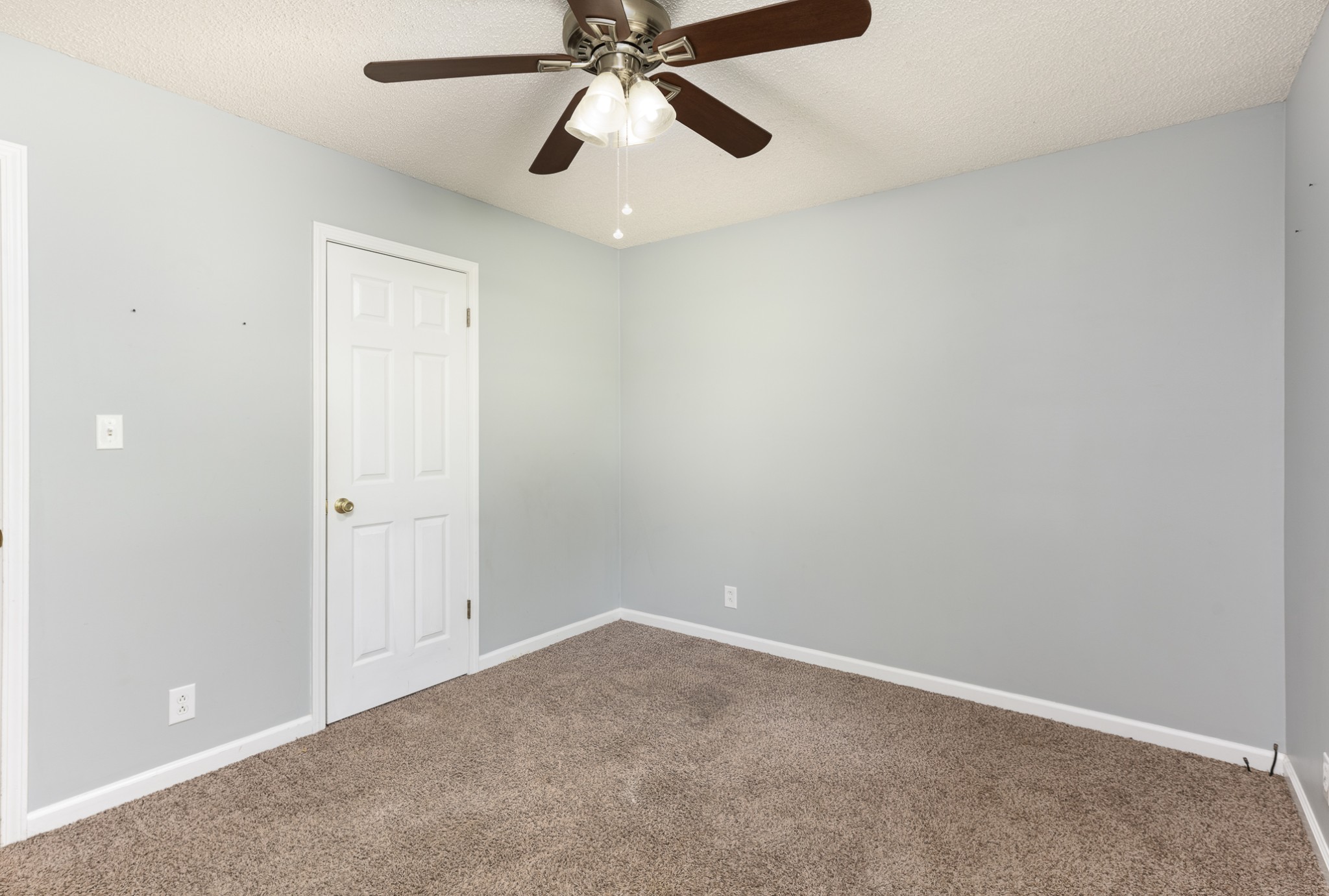 Clarksville, Tennessee 37040, United States, 3 Bedrooms Bedrooms, ,1 BathroomBathrooms,Residential,Coming Soon,135522