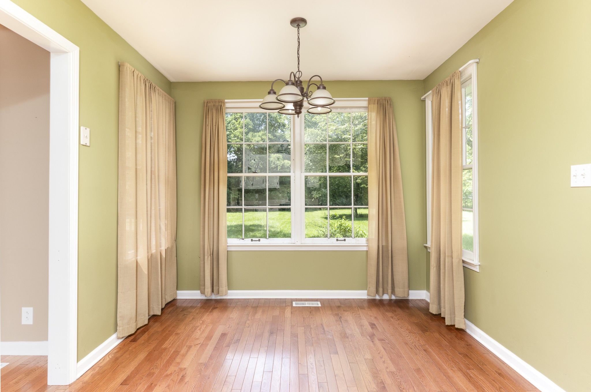 Clarksville, Tennessee 37040, United States, 3 Bedrooms Bedrooms, ,1 BathroomBathrooms,Residential,Coming Soon,135522