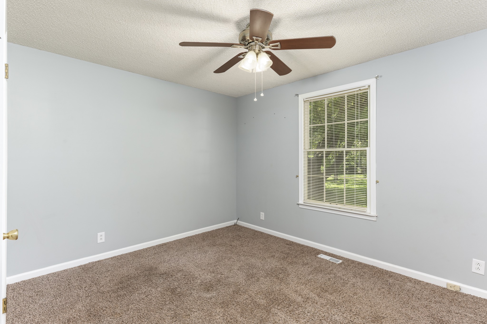 Clarksville, Tennessee 37040, United States, 3 Bedrooms Bedrooms, ,1 BathroomBathrooms,Residential,Coming Soon,135522