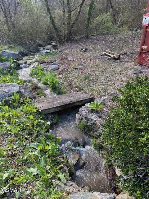 4351 Manis Hollow Road