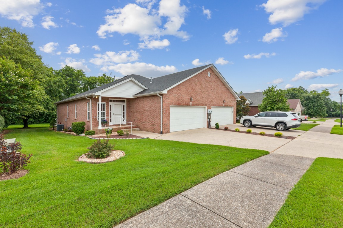 1097 Richmond Way
