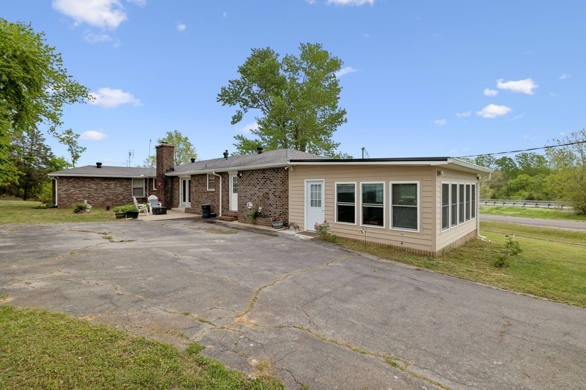 7102 Hartsville Pike