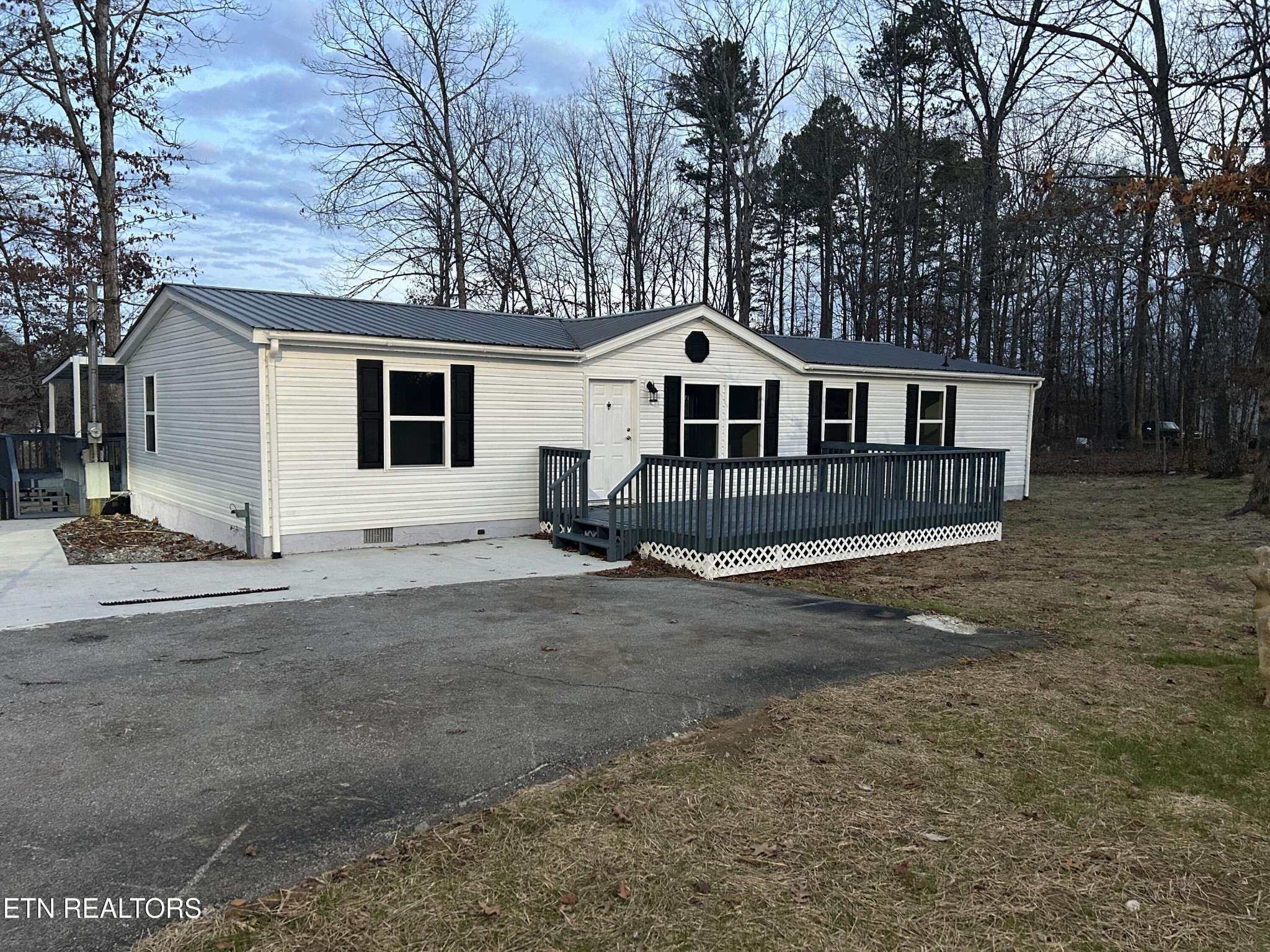 936 Pioneer Rd