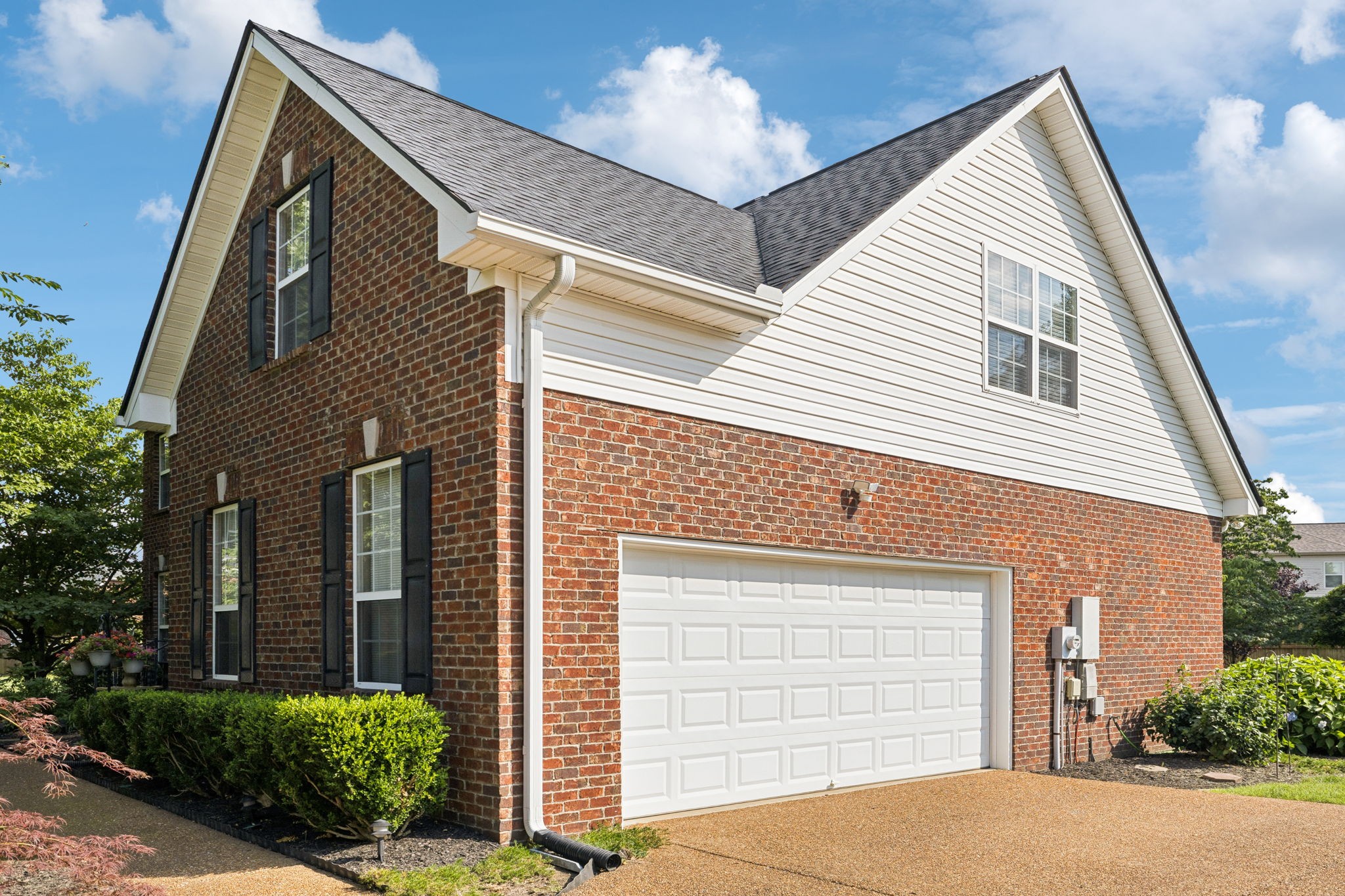 2311 Sunland Ct