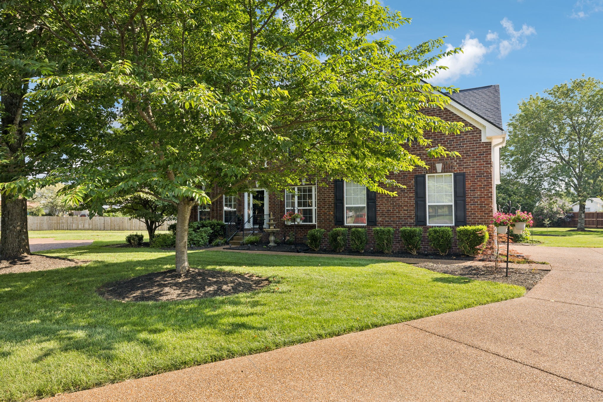 2311 Sunland Ct