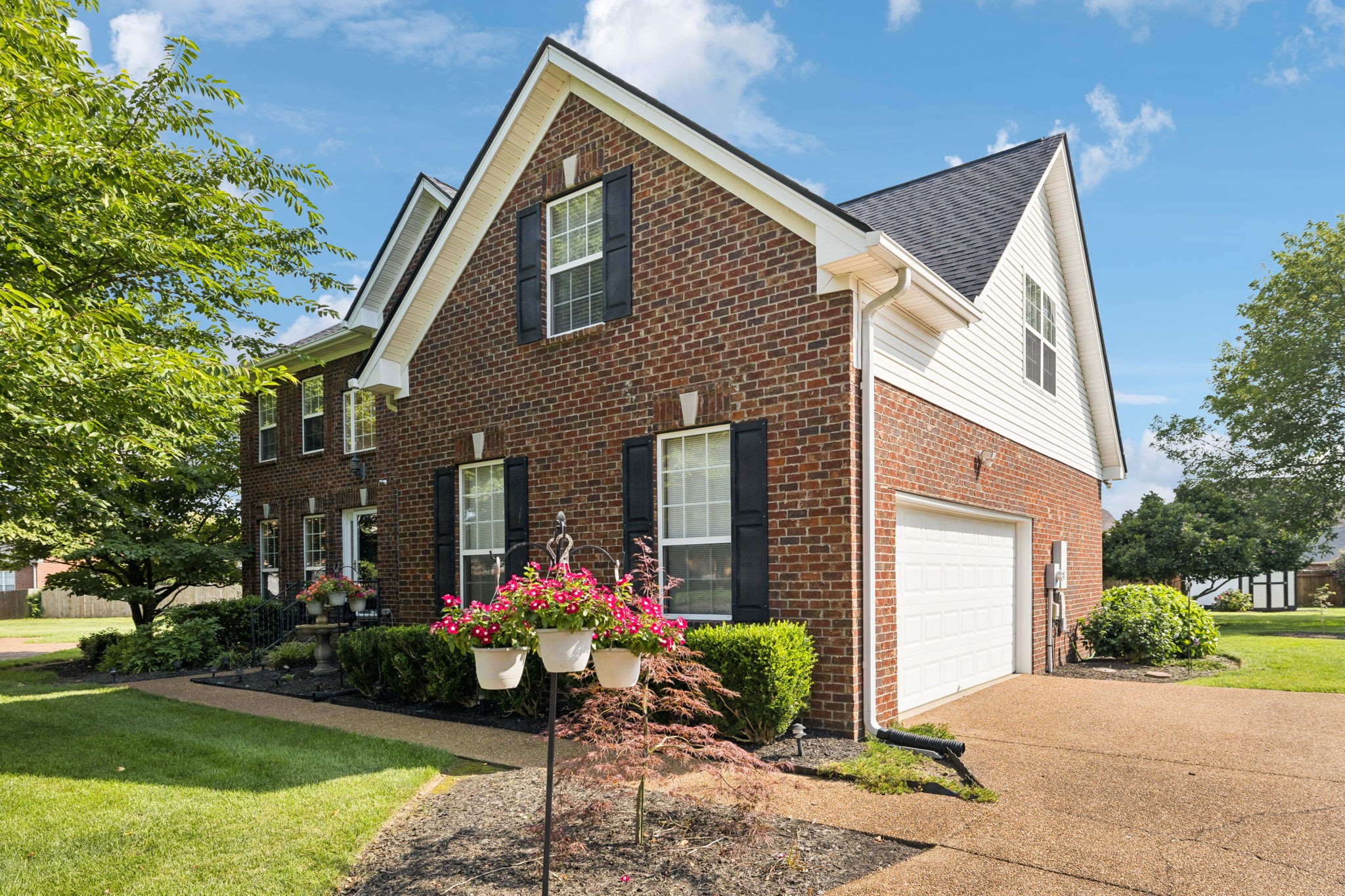 2311 Sunland Ct
