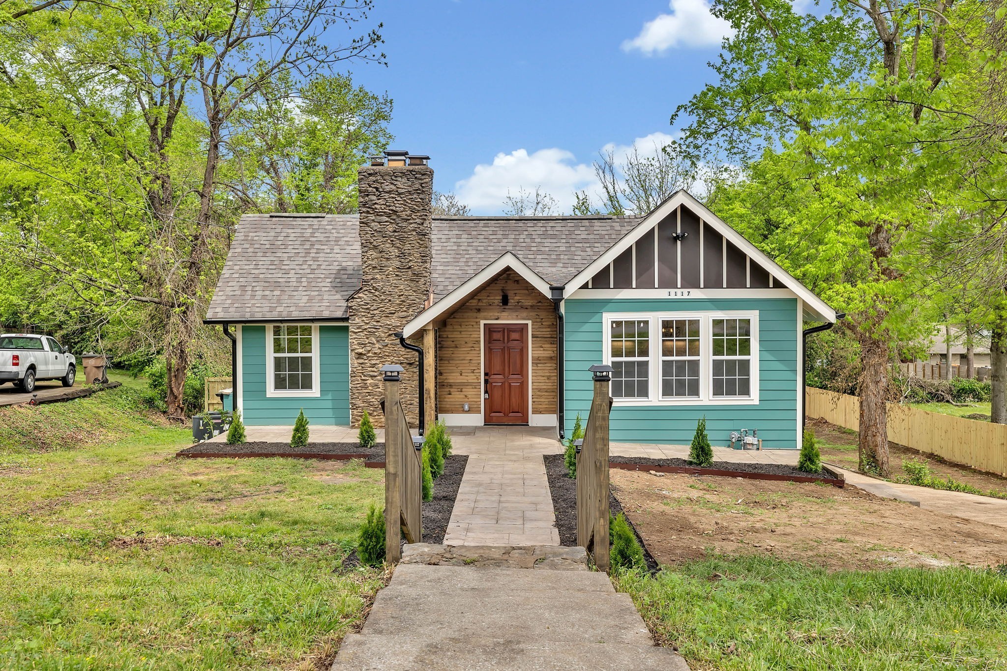 1117 Howard Ave
