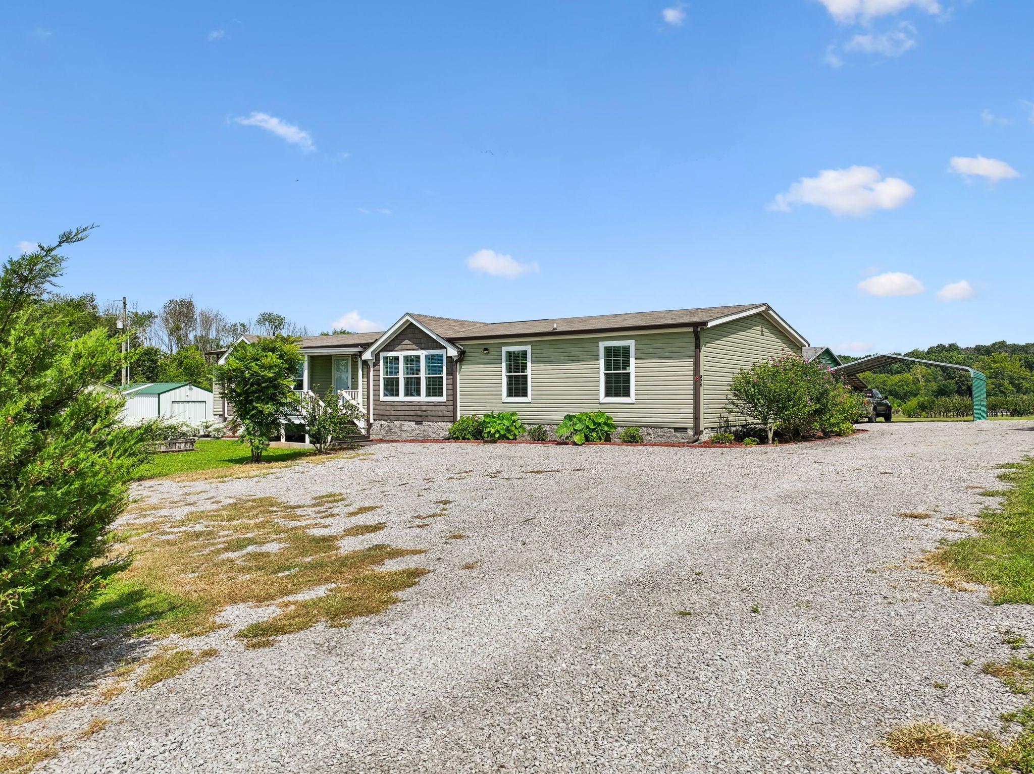 475 Edwards Rd