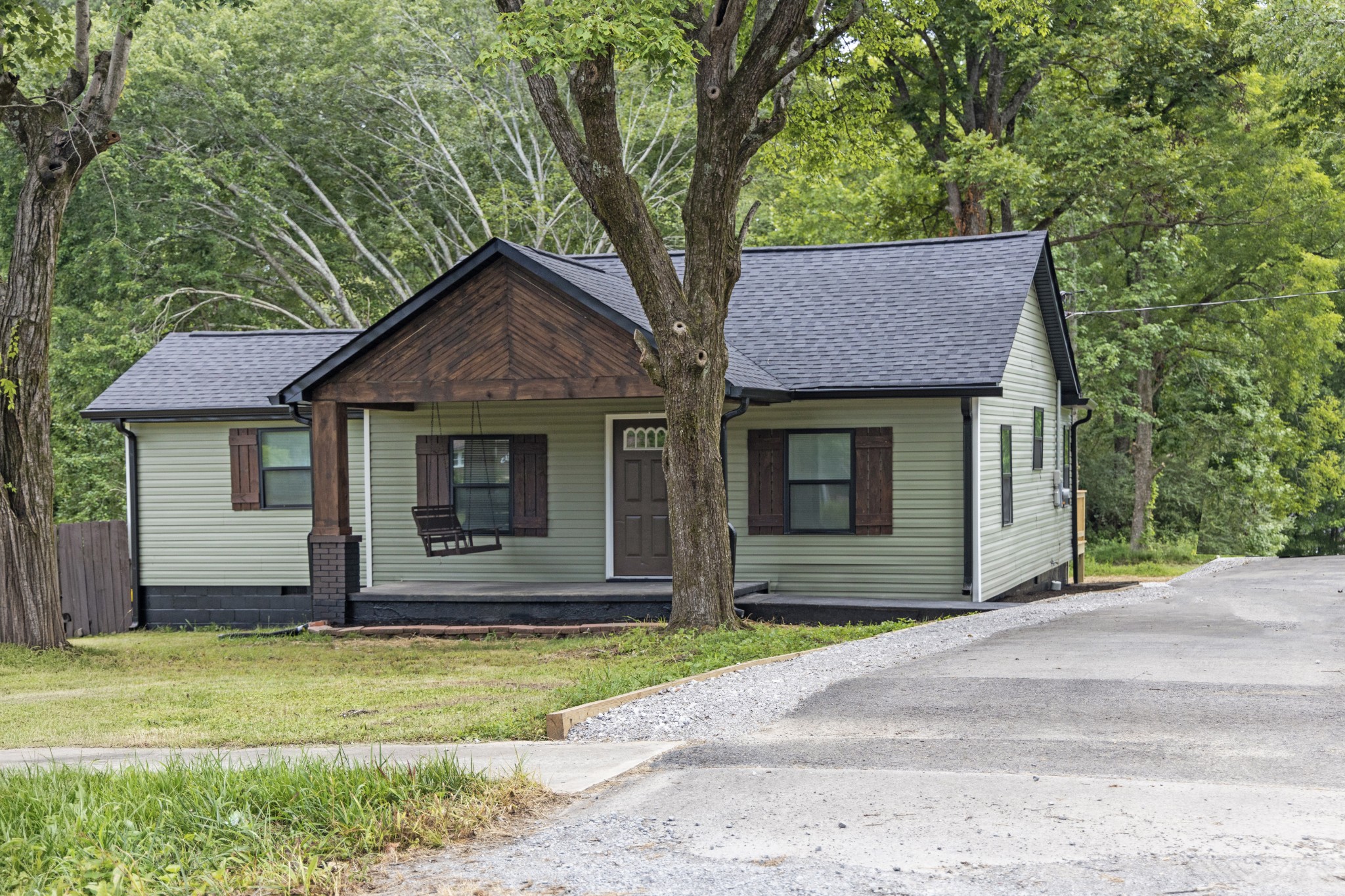 712 Westside Dr