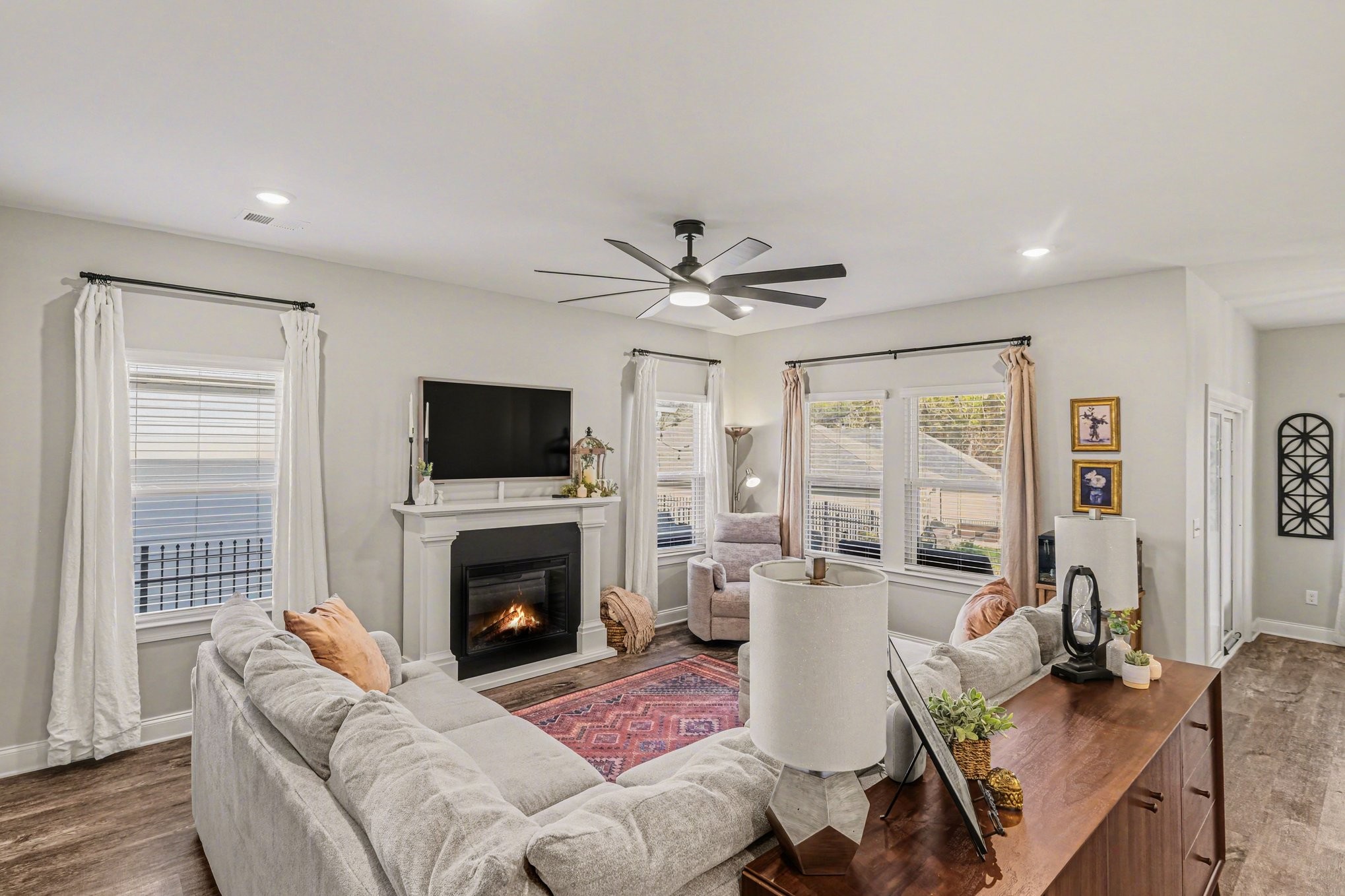 1096 Holland Ridge Way