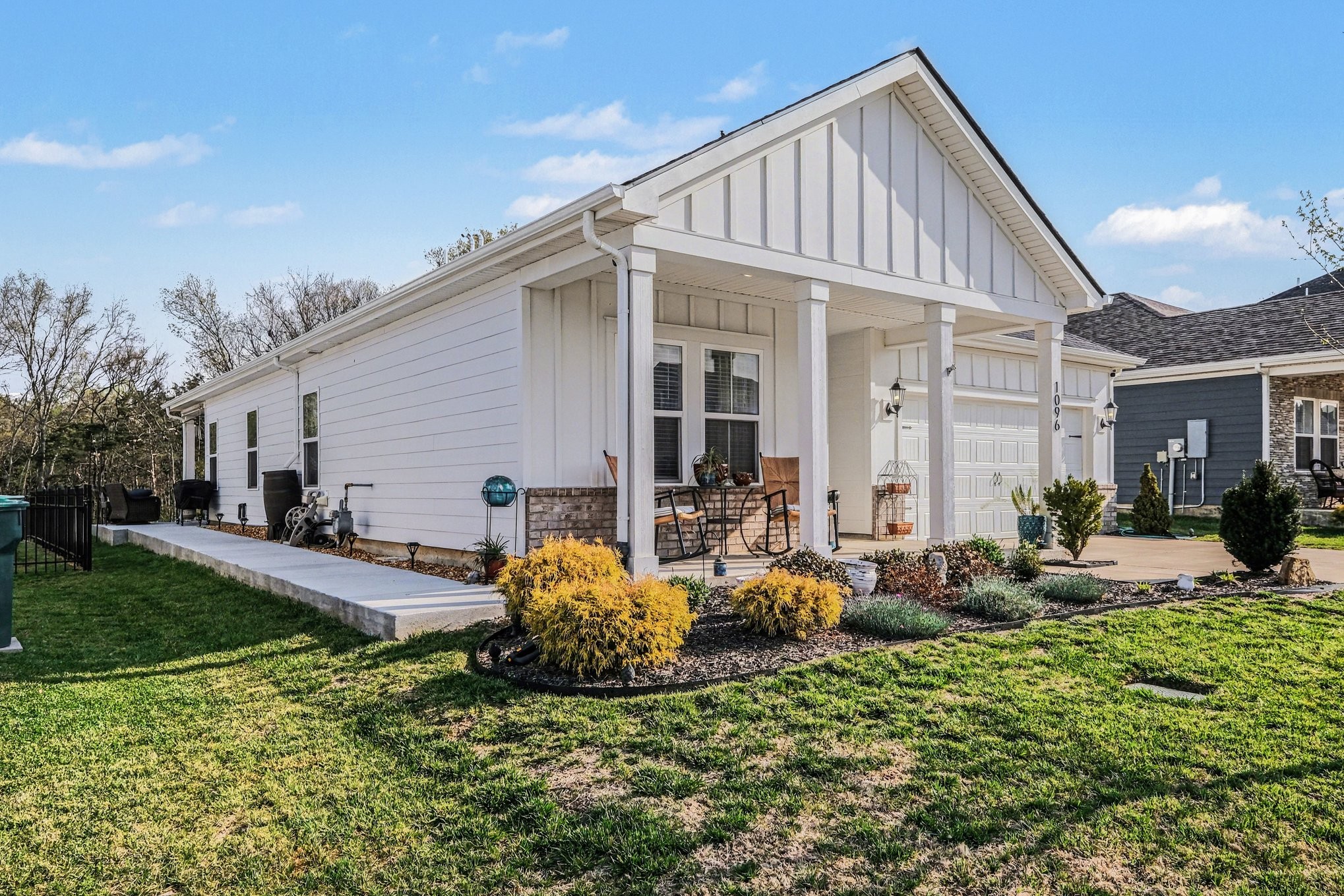 1096 Holland Ridge Way