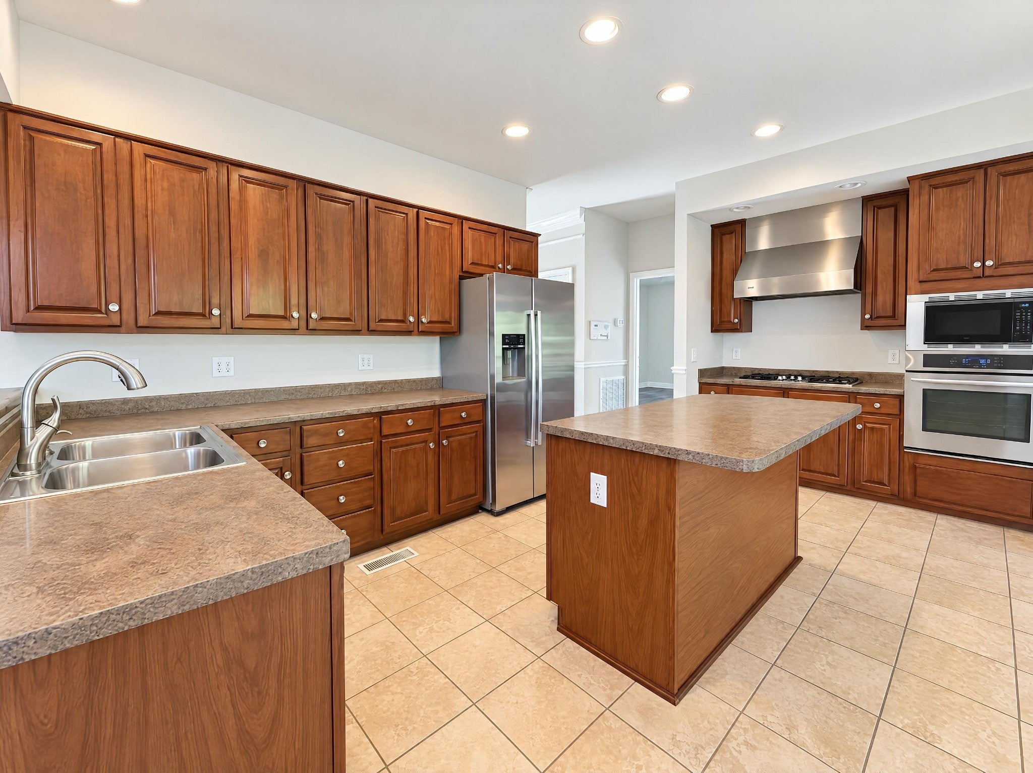 701 Lakeridge Way