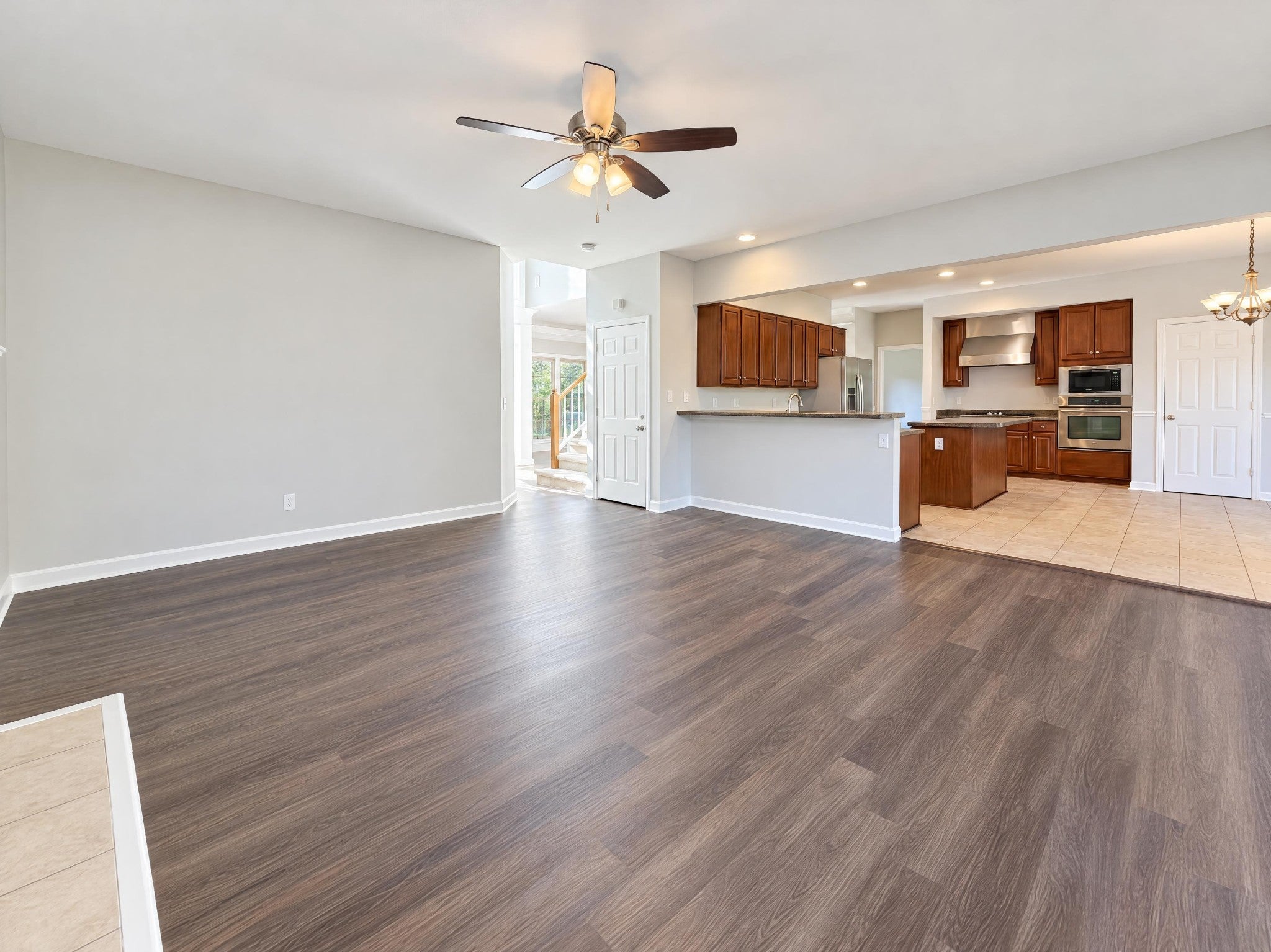 701 Lakeridge Way