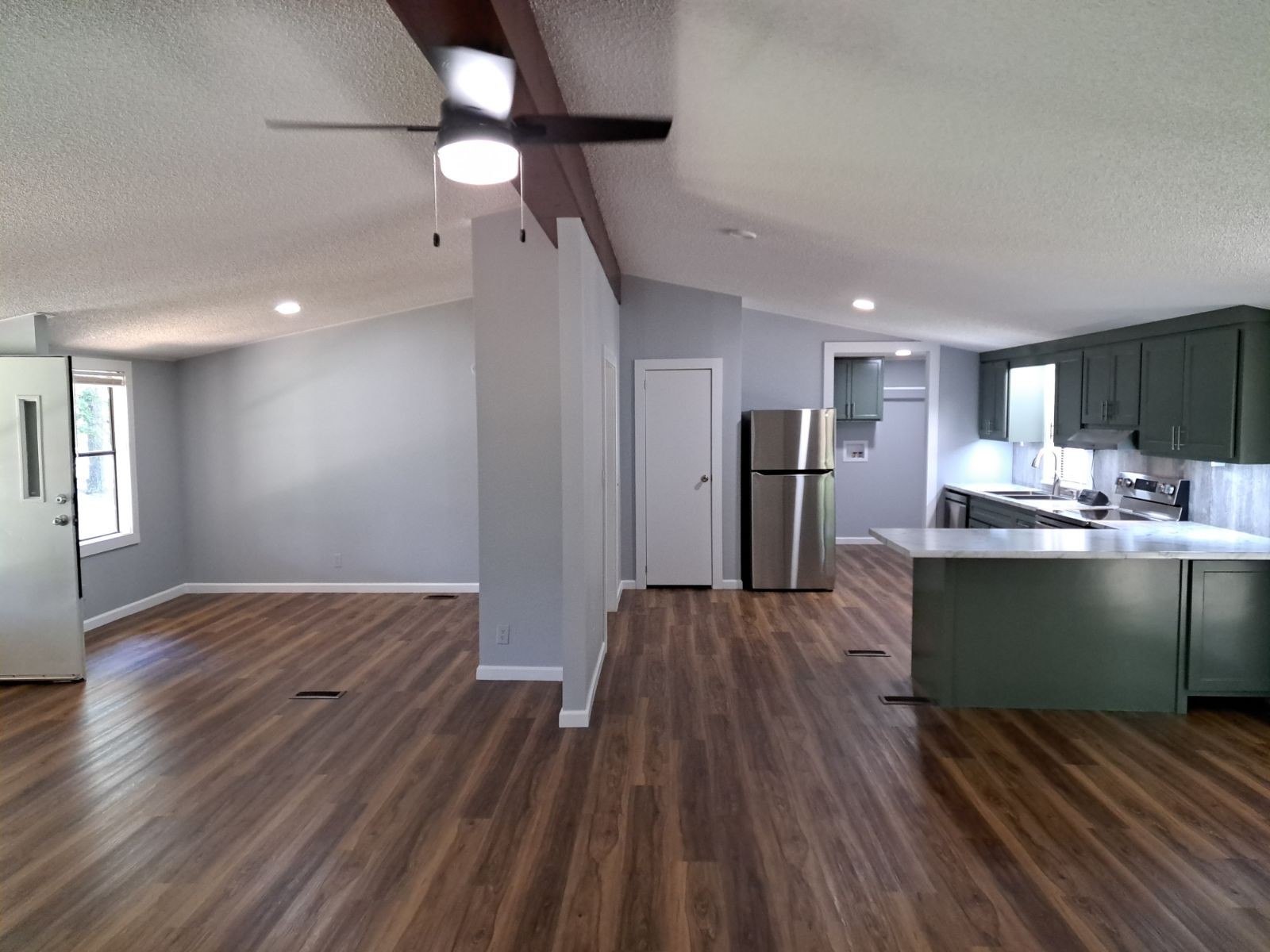190 Maple Dr