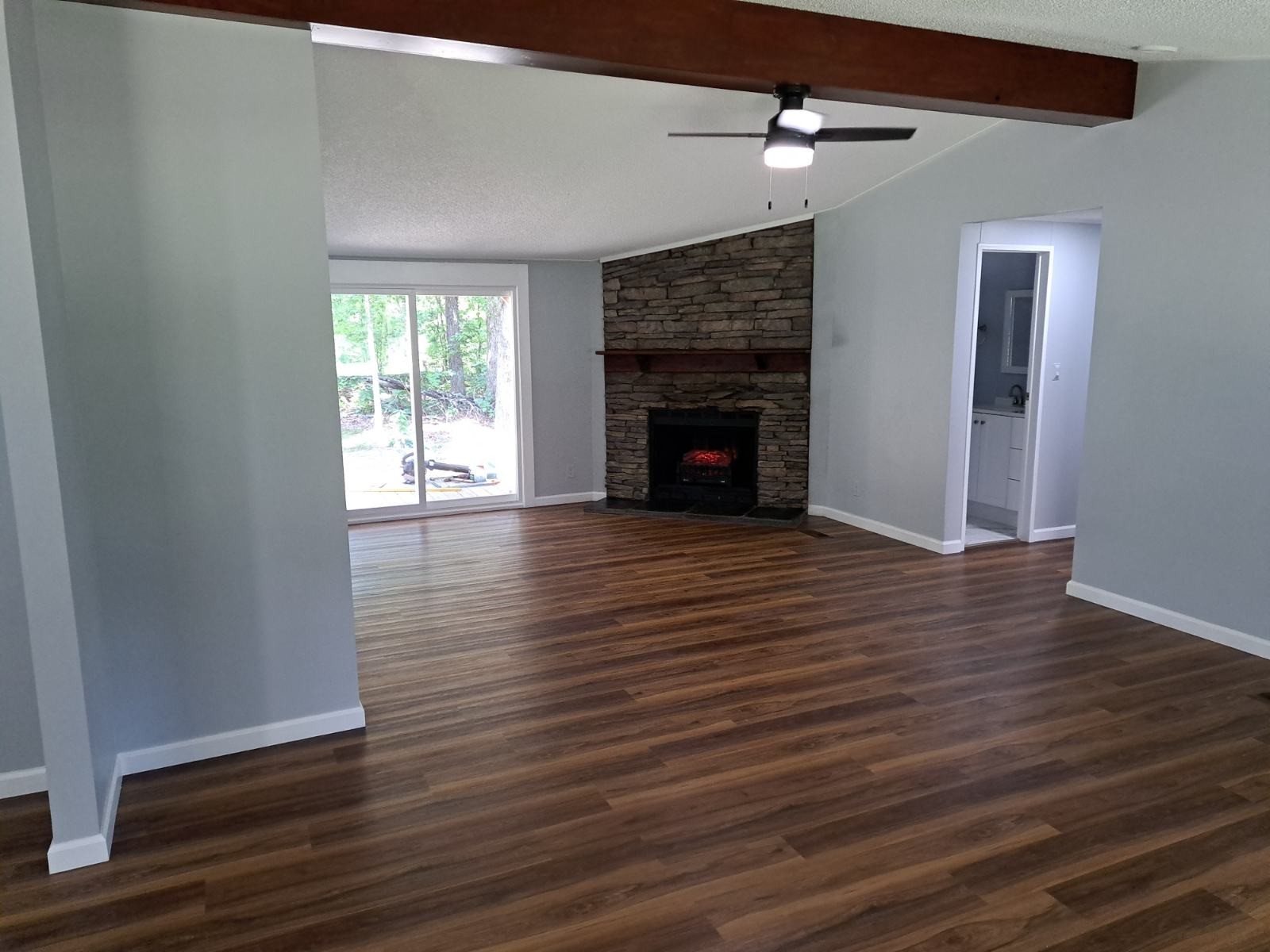190 Maple Dr