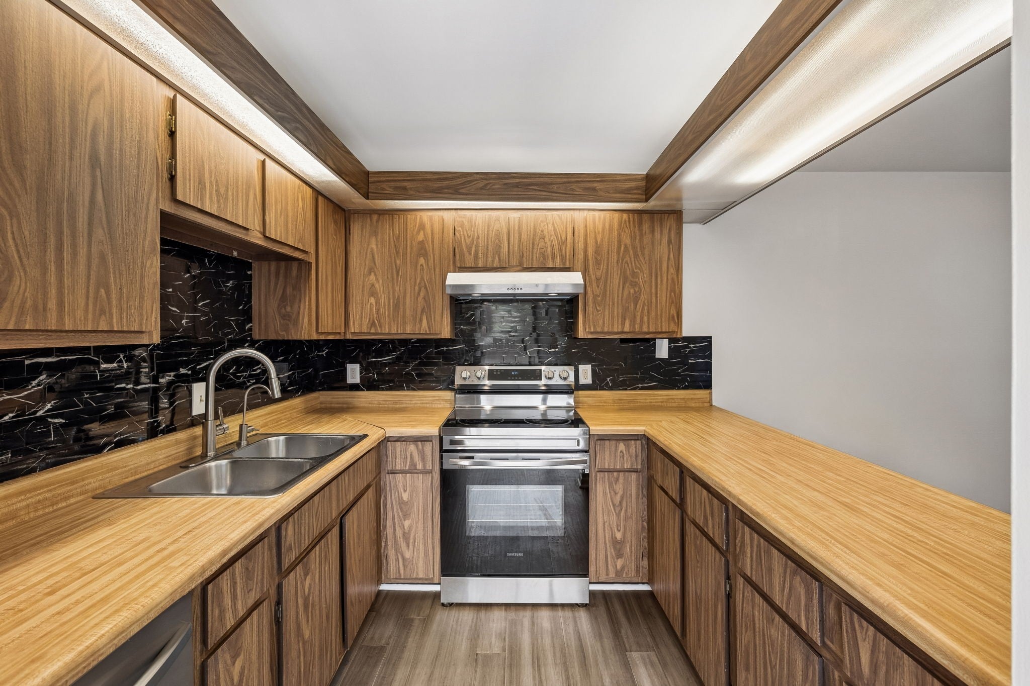 101 Cedarwood Ln