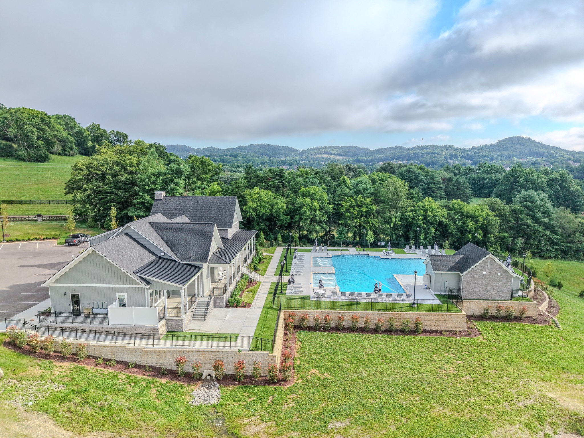 2072 Poplar Farms Drive, Franklin TN 37064 4-bed home, photo 11 of 13