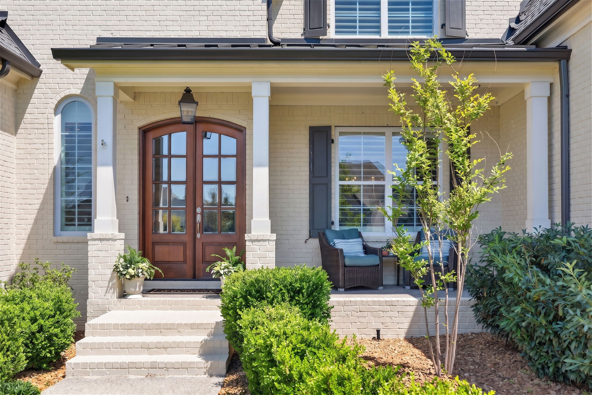 2708 Eglington Ter