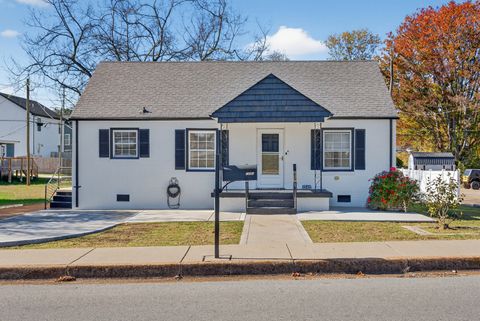 1242 Talley Dr Clarksville TN 37040