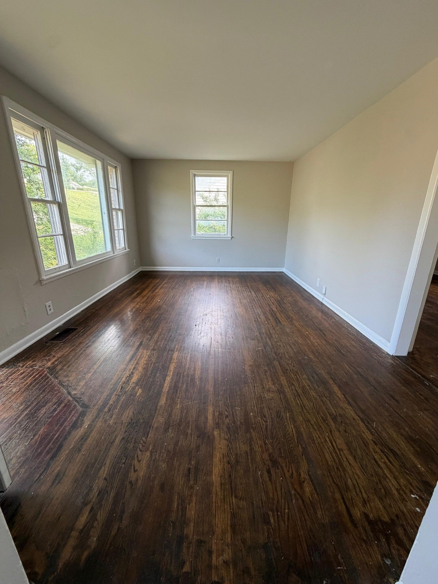 3-bed home for rent in Nashville, TN 37214, 2229 Maplecrest Dr 2229 Maplecrest Dr, Nashville TN 37214 3-bed home, photo 4 of 13