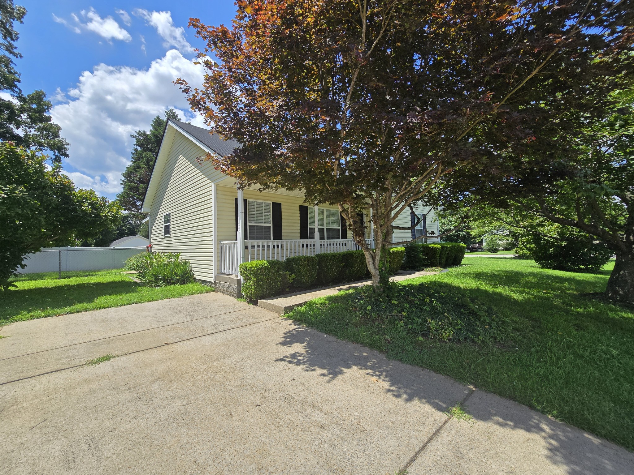 460 Caney Ln