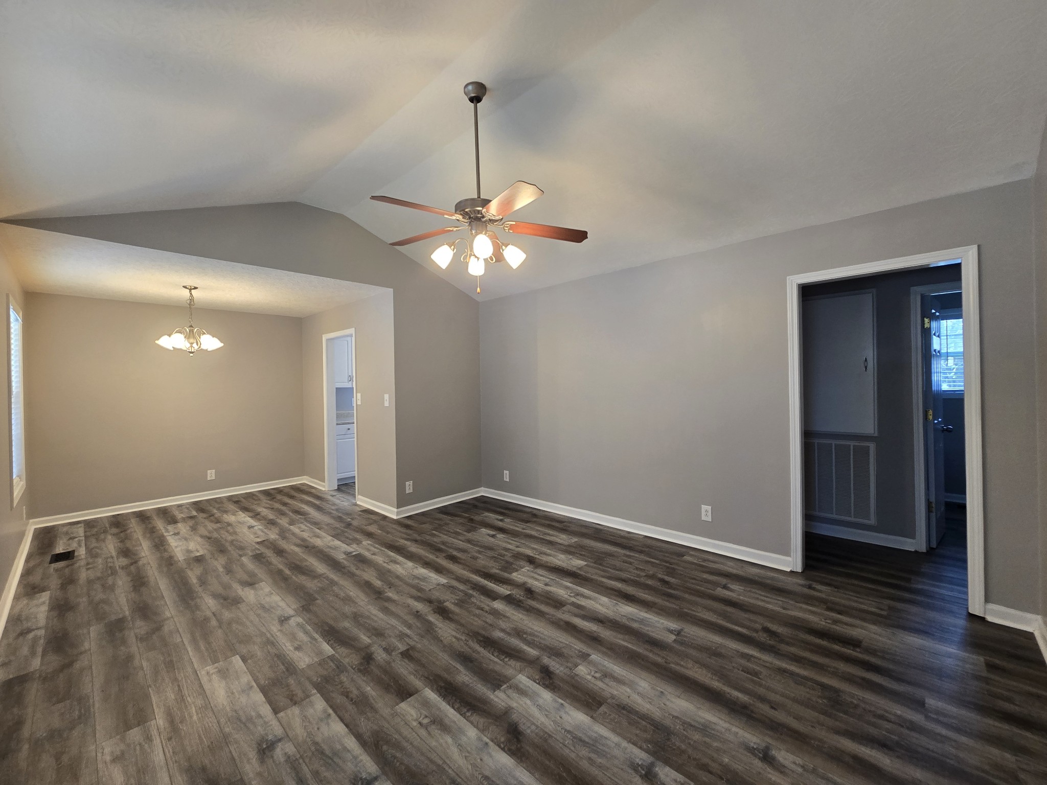 460 Caney Ln