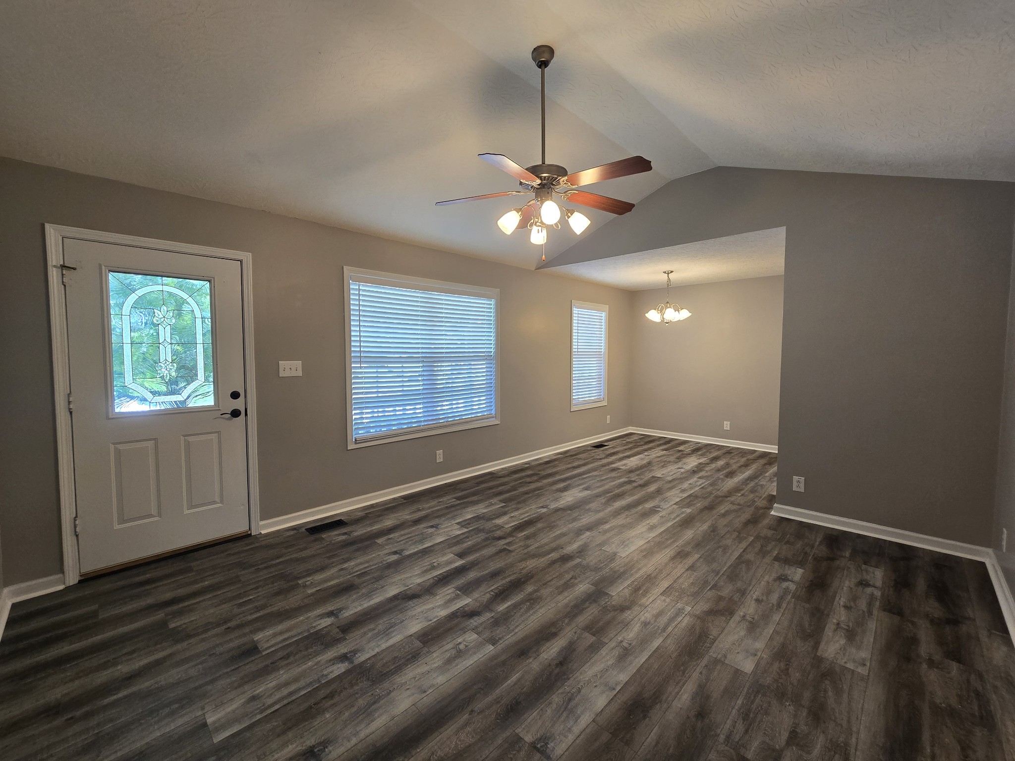 460 Caney Ln