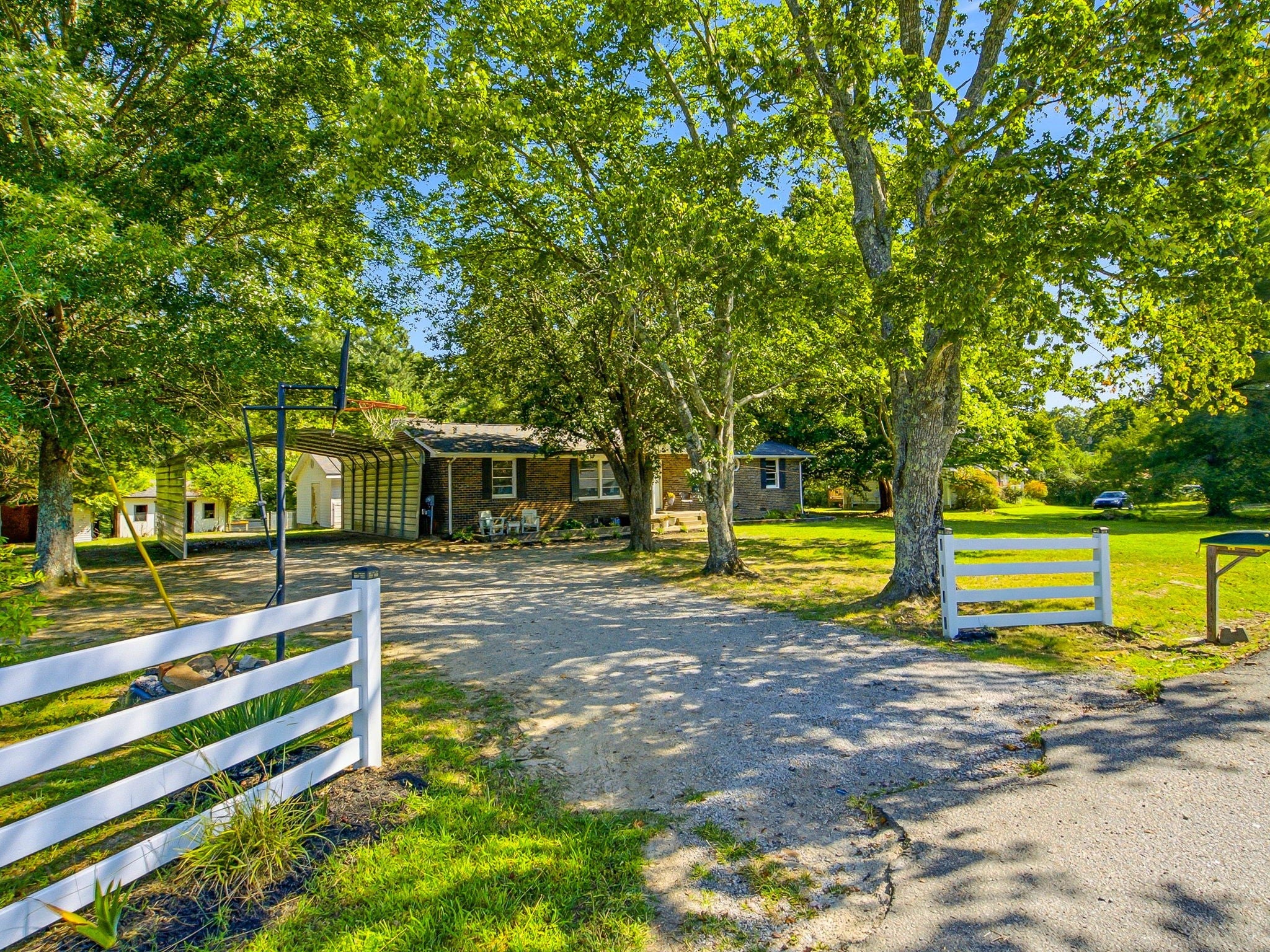 739 Scoutview Rd