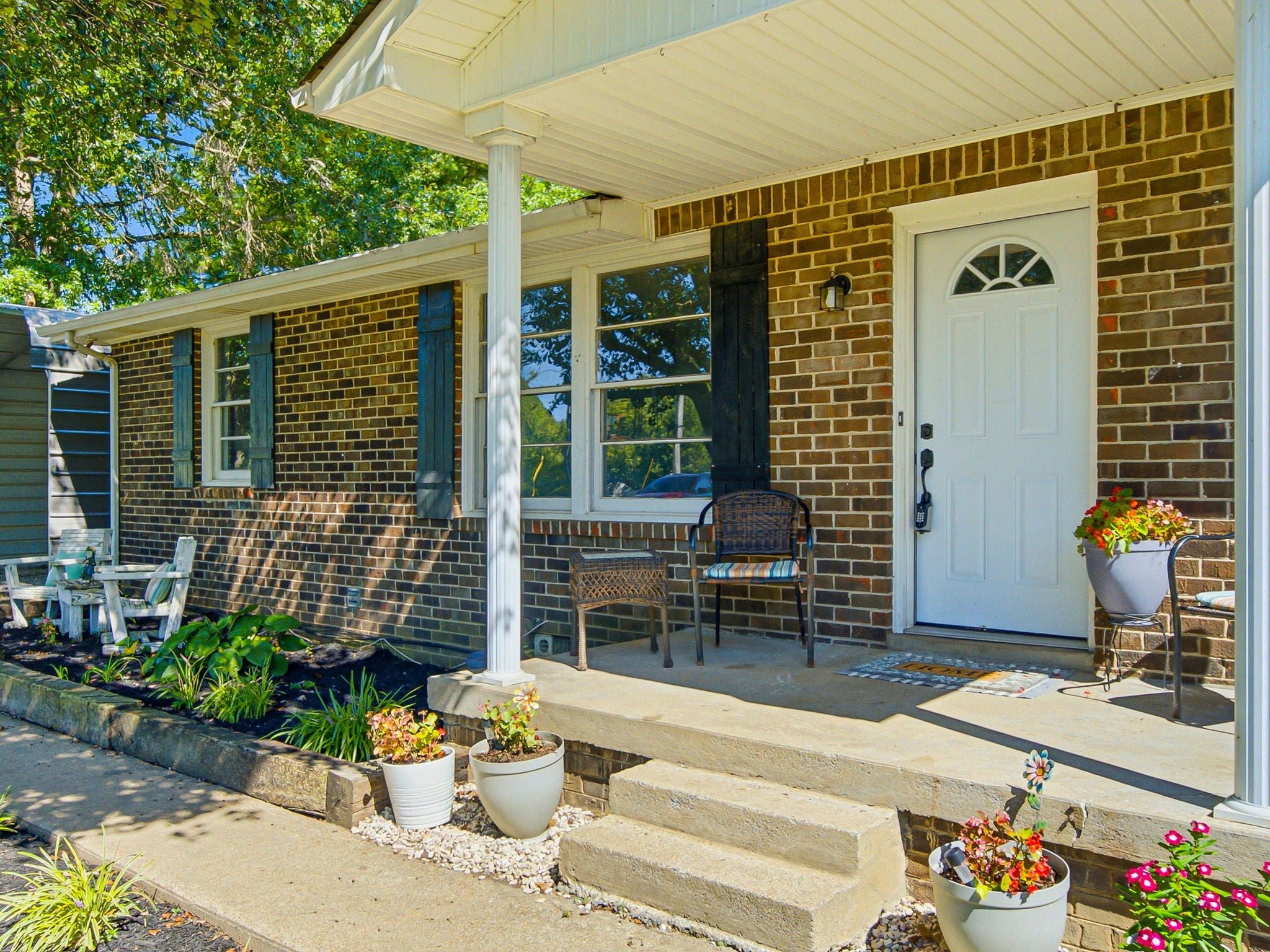 739 Scoutview Rd