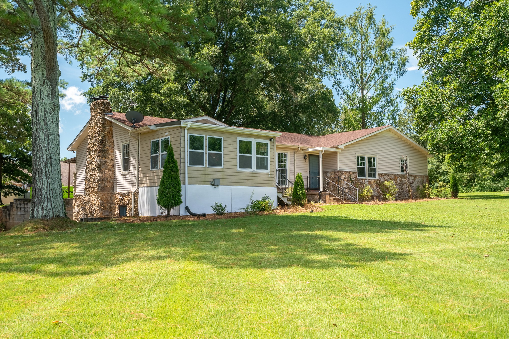 405 Walden Rd