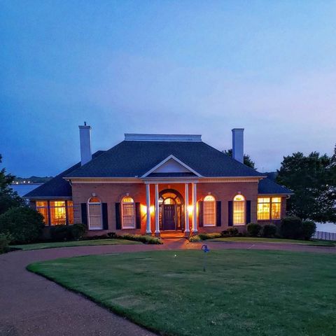 487 Lakeshore Dr Lexington TN 38351