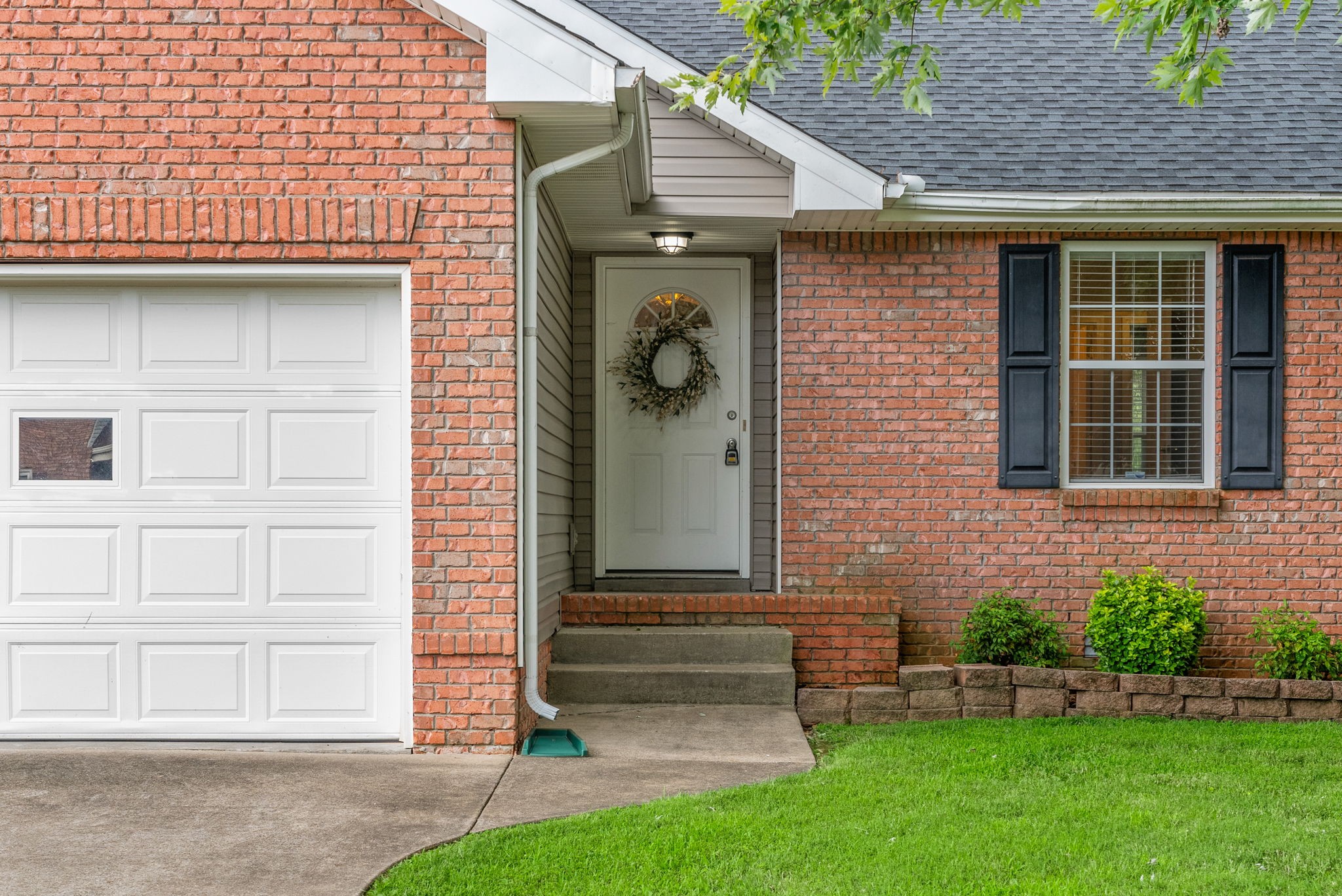 3430 Poplar Hl