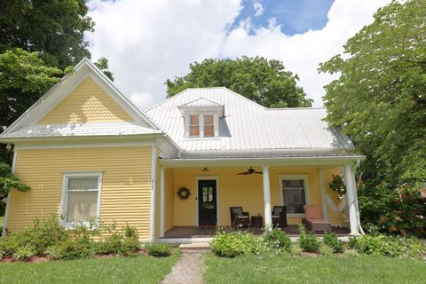 205 College St Portland TN 37148