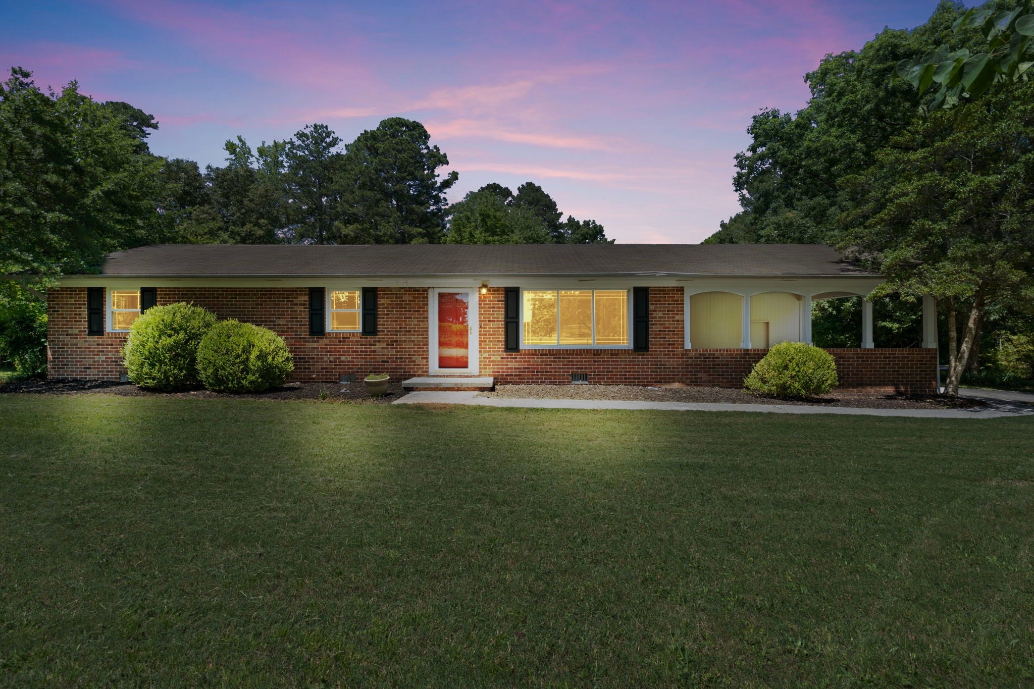 200 Country Club Dr SW