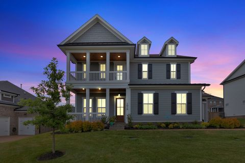 1016 Pine Creek Dr Arrington TN 37014