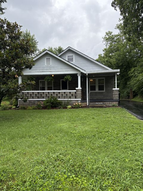 104 S Charlotte St Dickson TN 37055