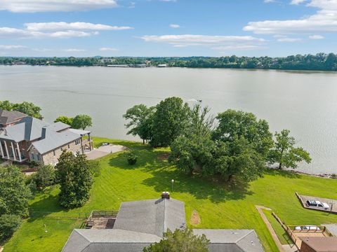 132 Circle Dr Hendersonville TN 37075