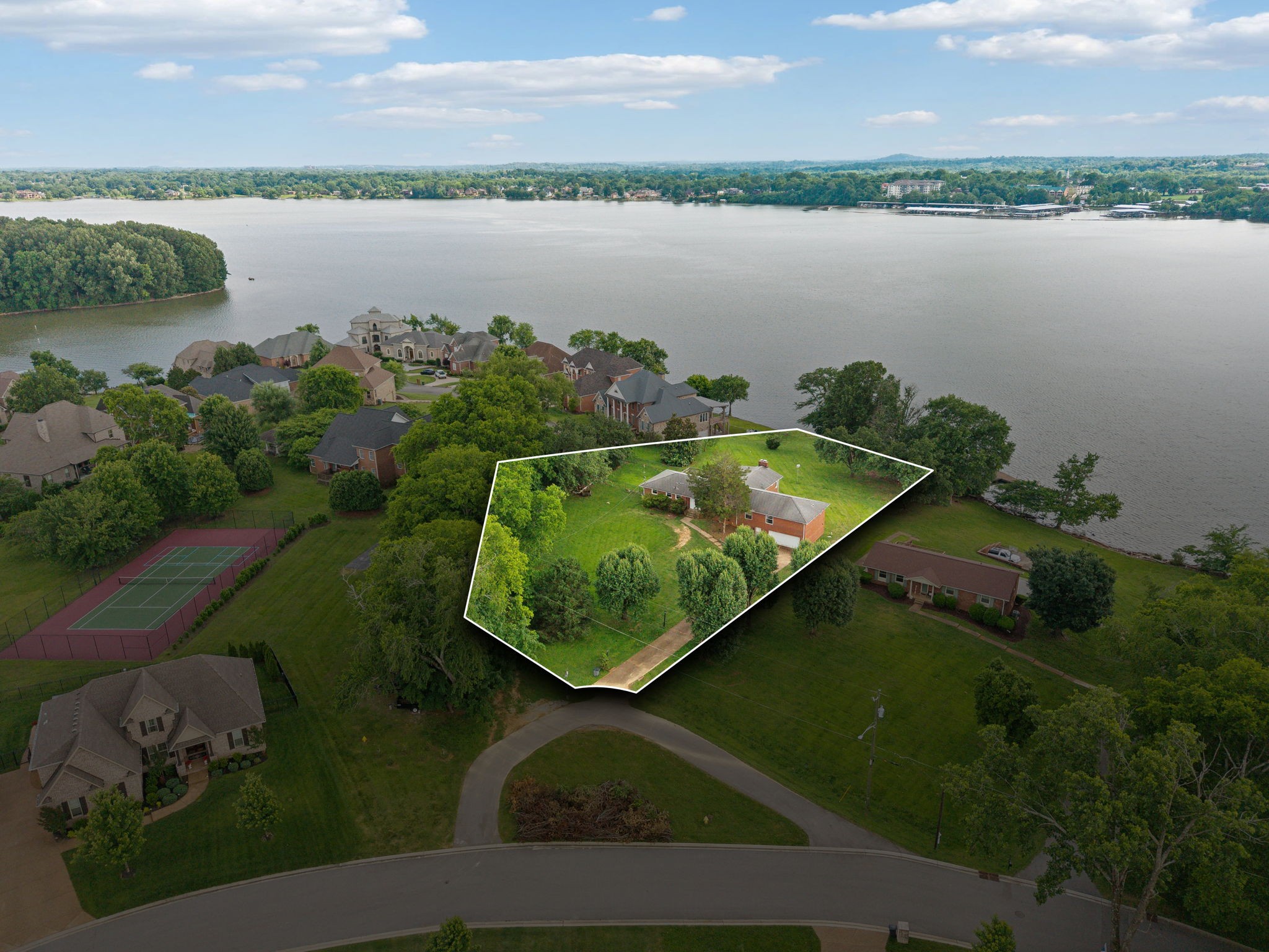 132 Circle Dr