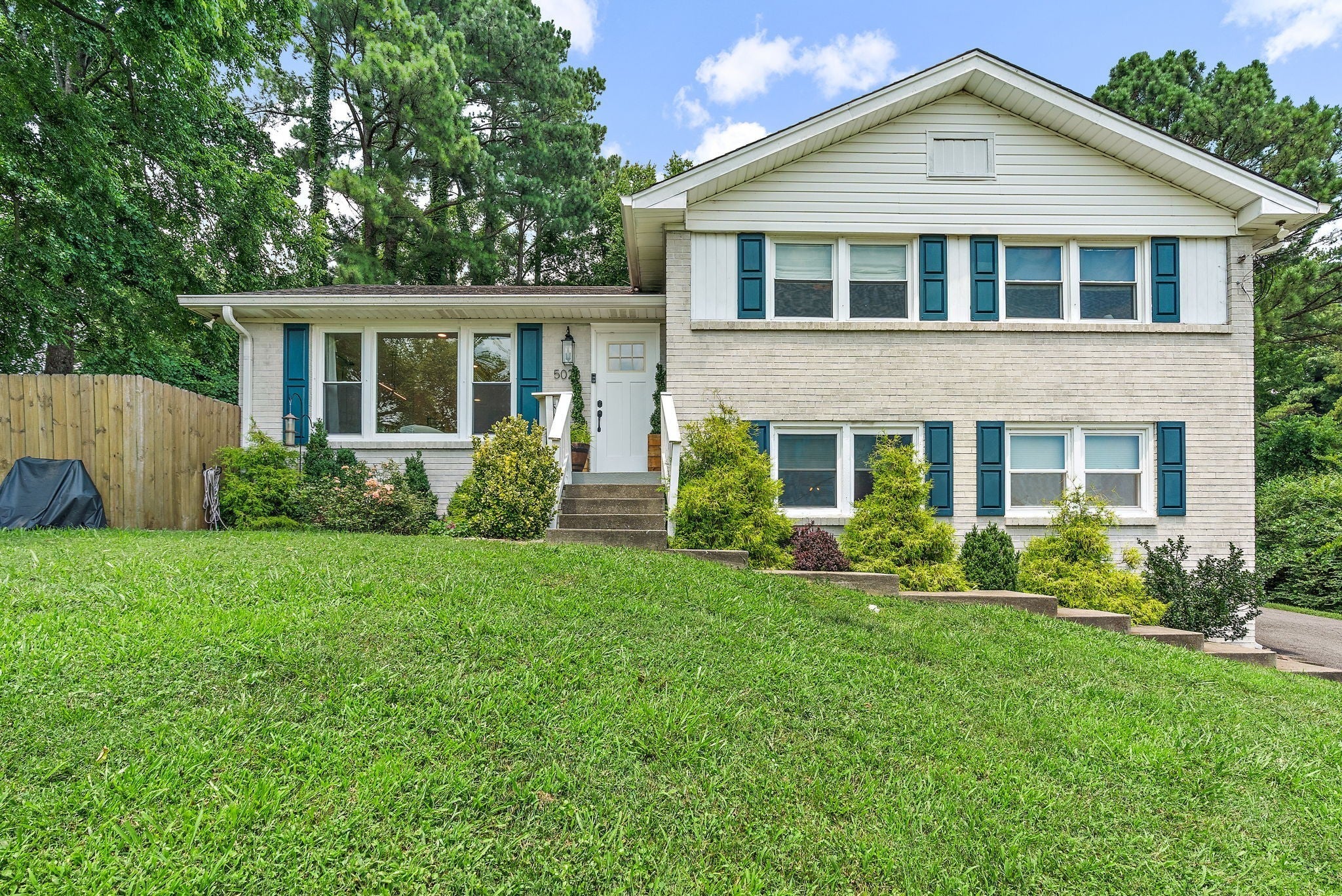 4-bed listing at 5028 Briarwood Dr, Nashville
