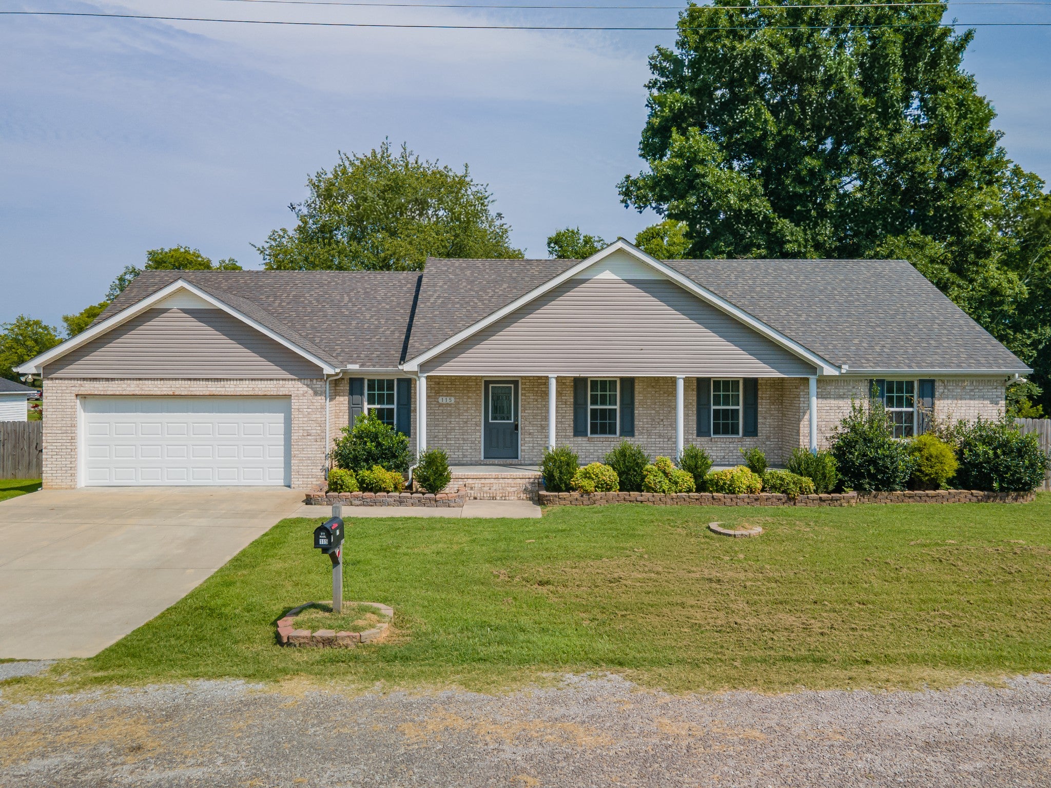 115 Lookout Ln